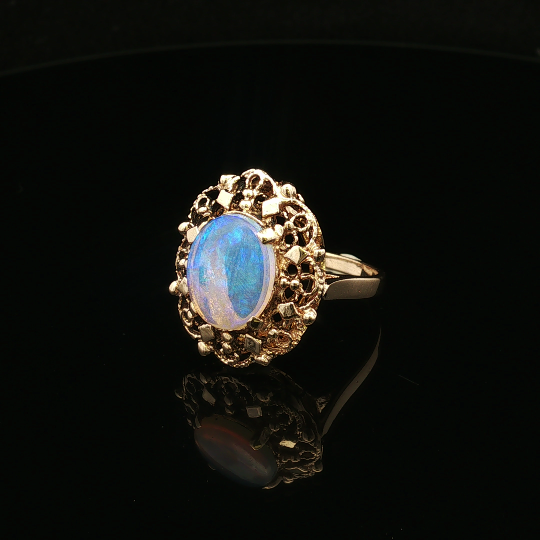 Ardene 14KY Oval Jelly Opal Filigree Ring