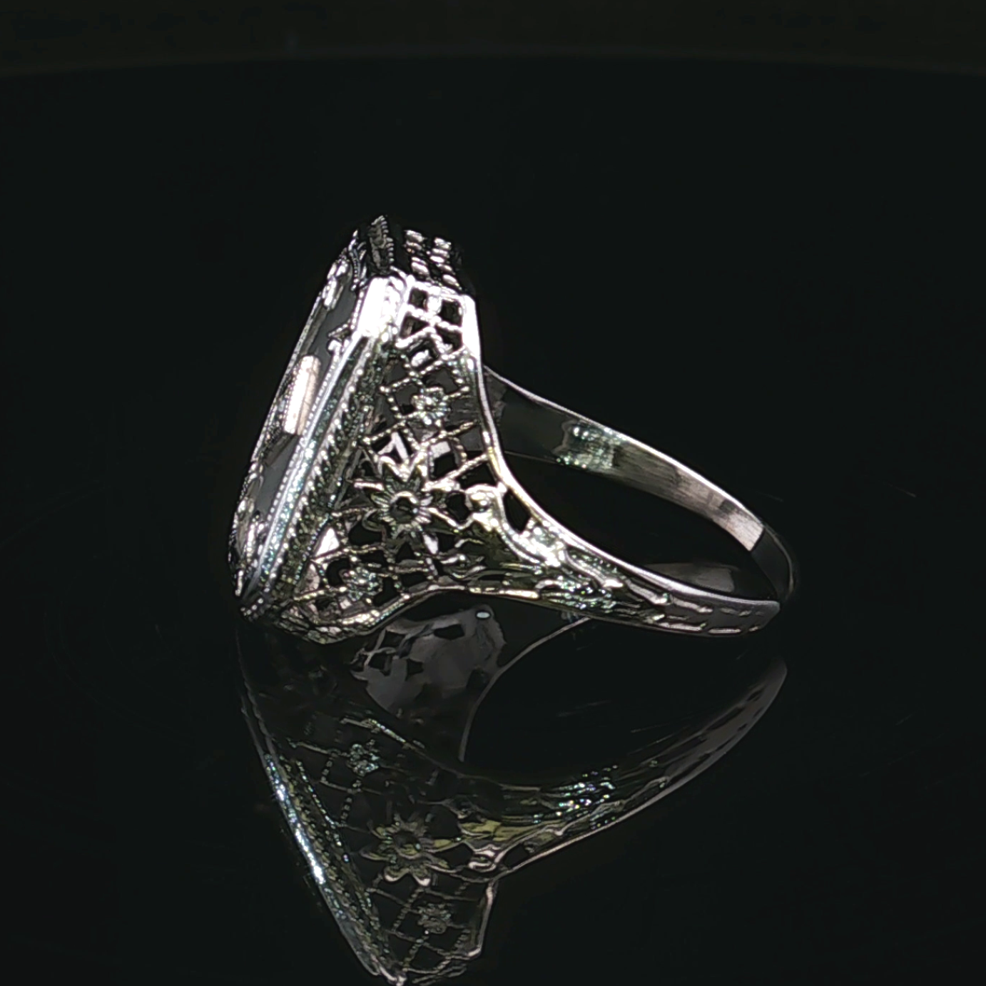 Blanche White Gold Filigree Diamond Ring