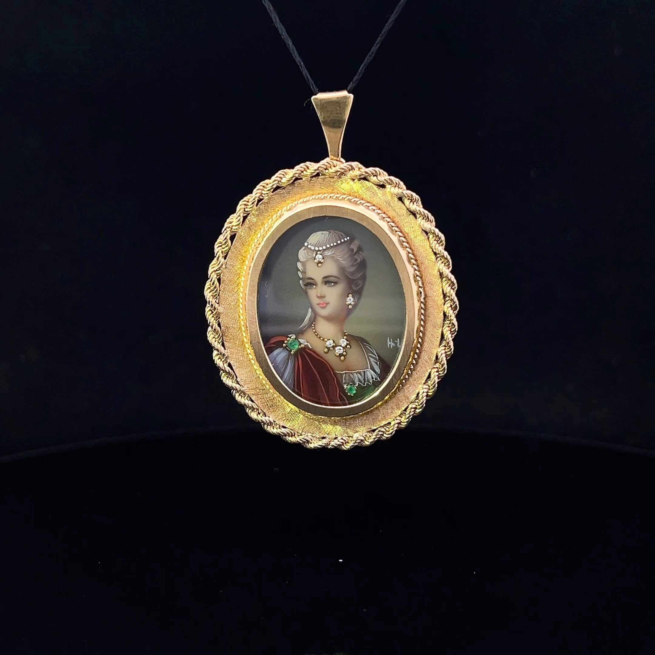 Octavia 18K Yellow Gold 1950s Vintage Hand-Painted Pin/Pendant