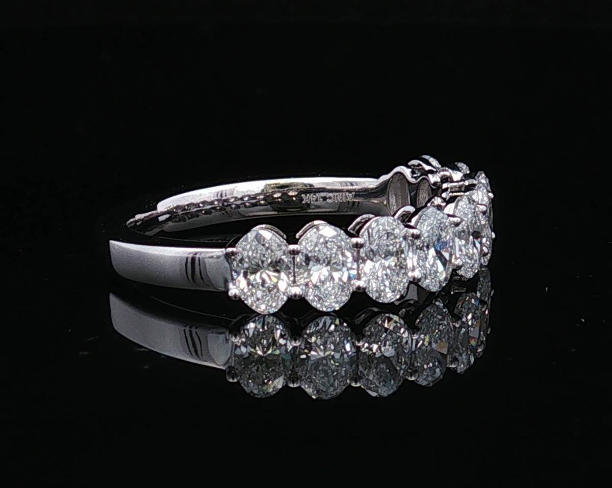 Lilah 14KW Lab Grown Oval Diamond Band