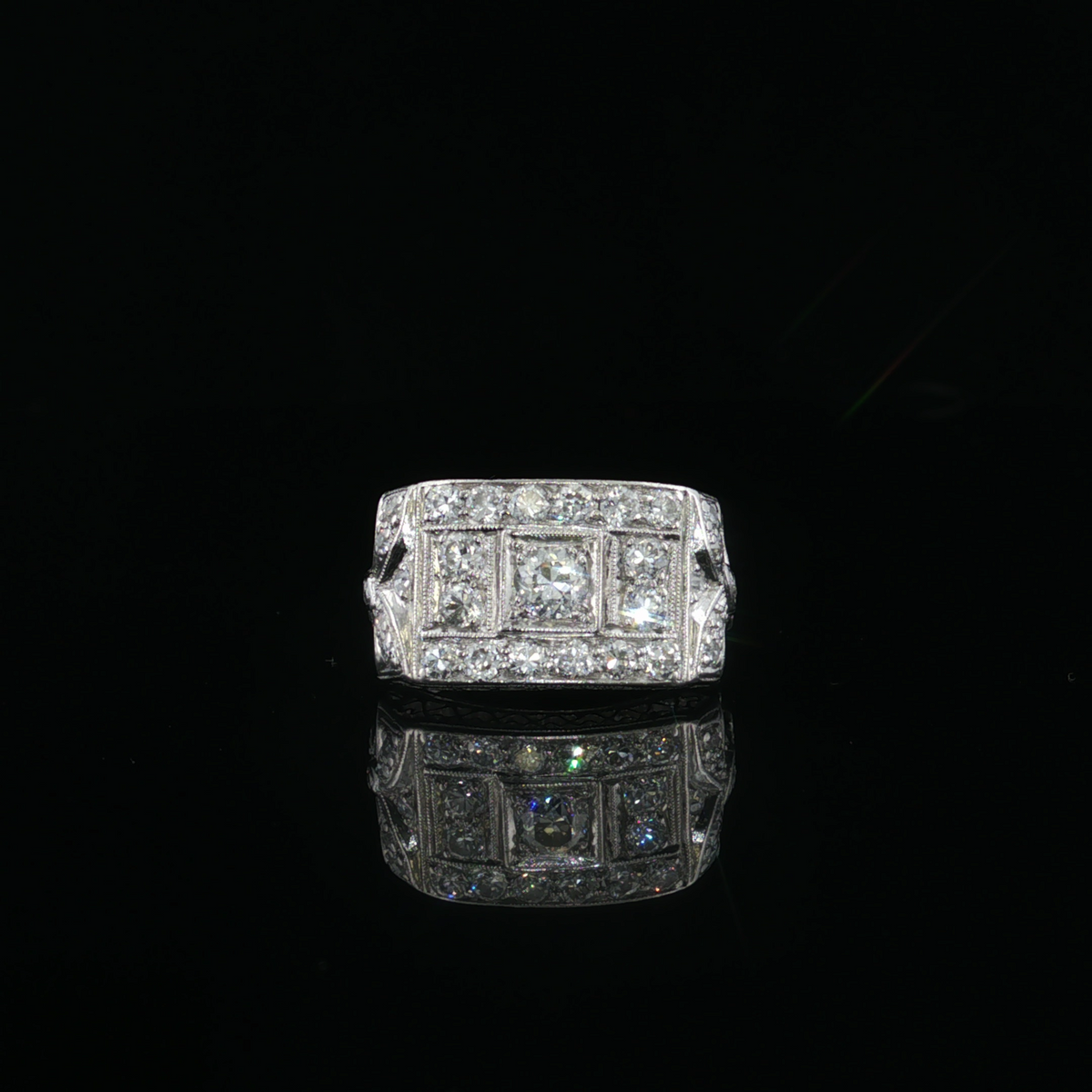Malani Platinum 0.73ctw Multi-Diamond Estate Ring