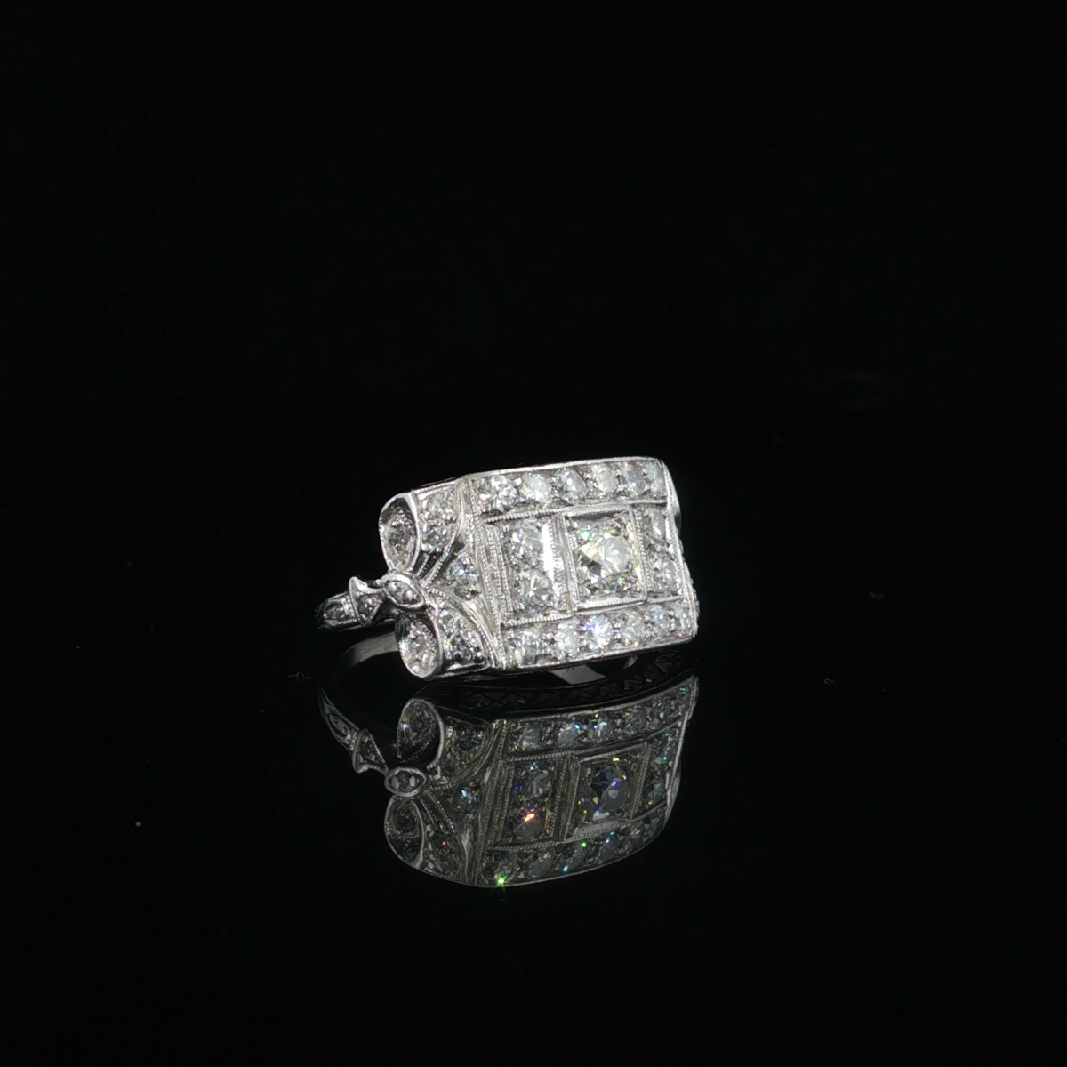 Malani Platinum 0.73ctw Multi-Diamond Estate Ring