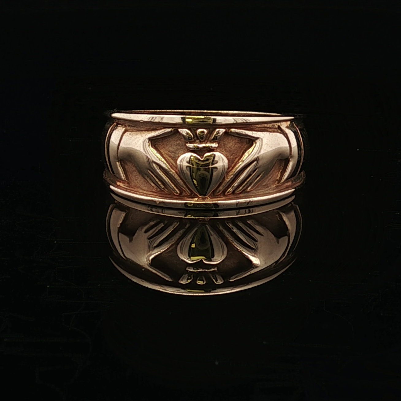 14K Yellow Gold Claddagh Band