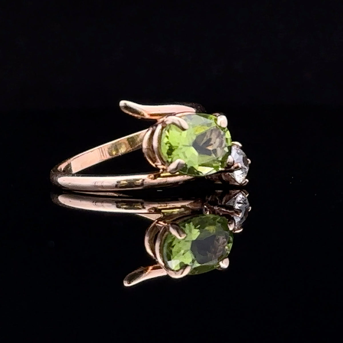 Isla Yellow 14K Gold Peridot and Diamond Art Deco Ring – Size 3