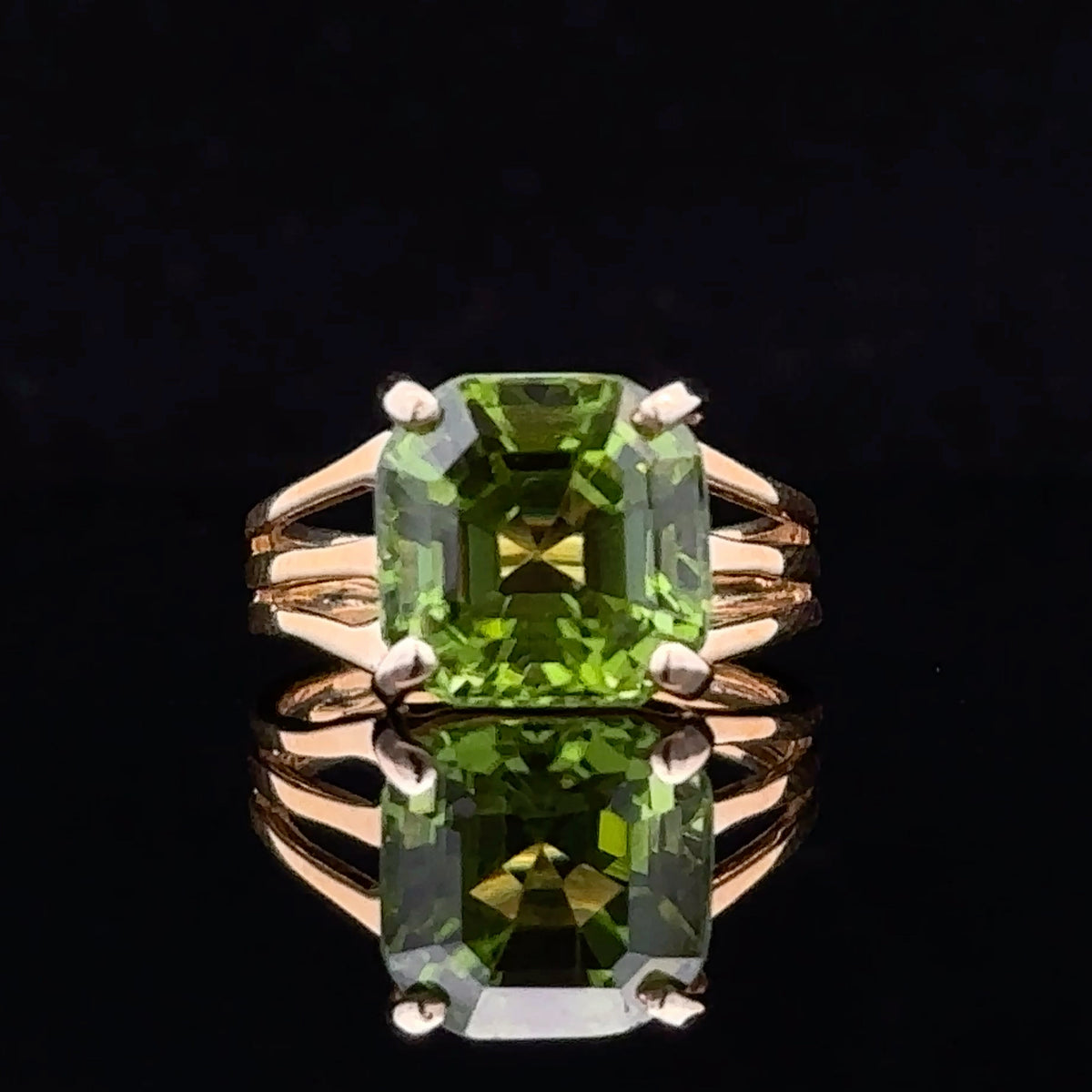 Brooklynn Yellow 18K Gold Green Garnet Ring