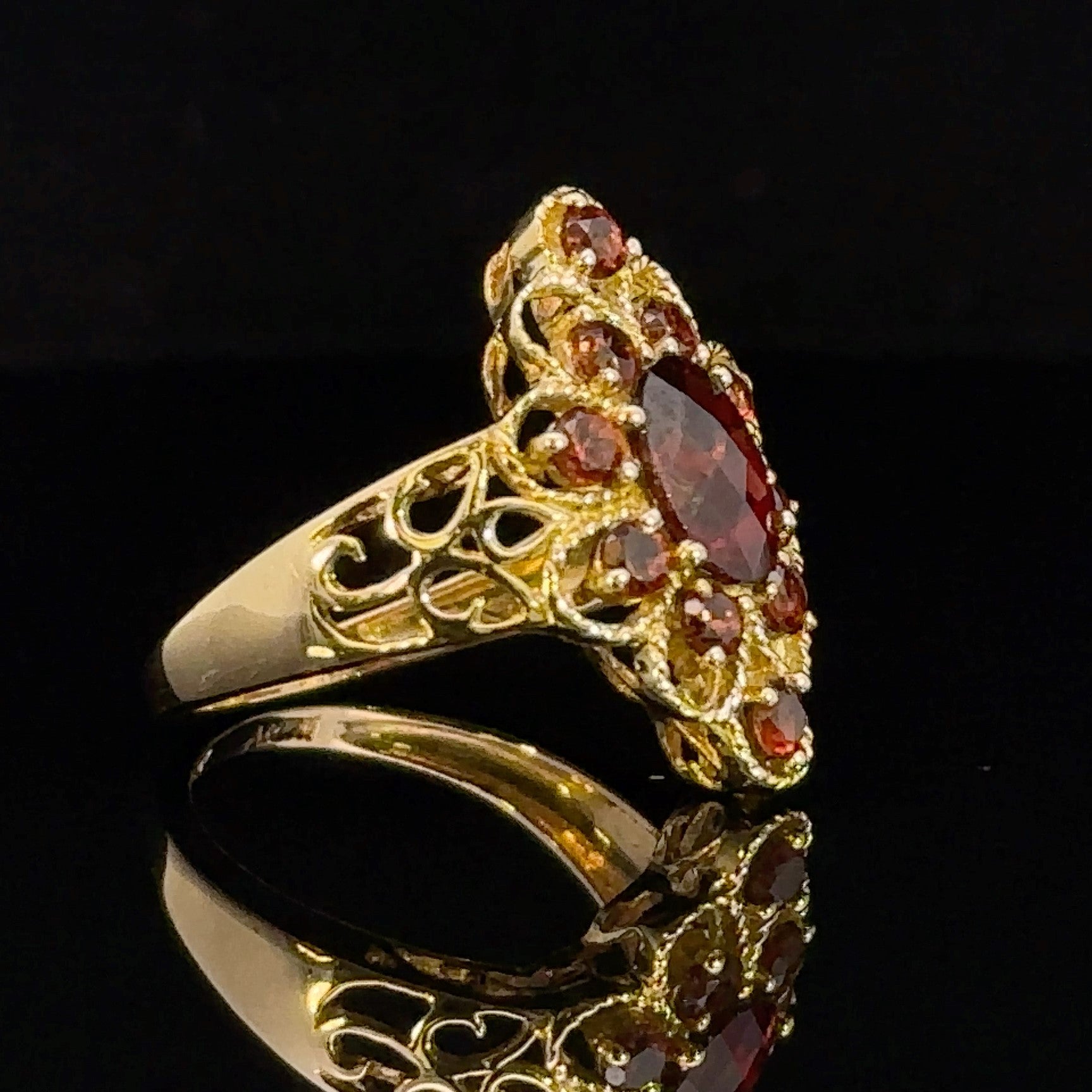 Isabela Garnet Ring
