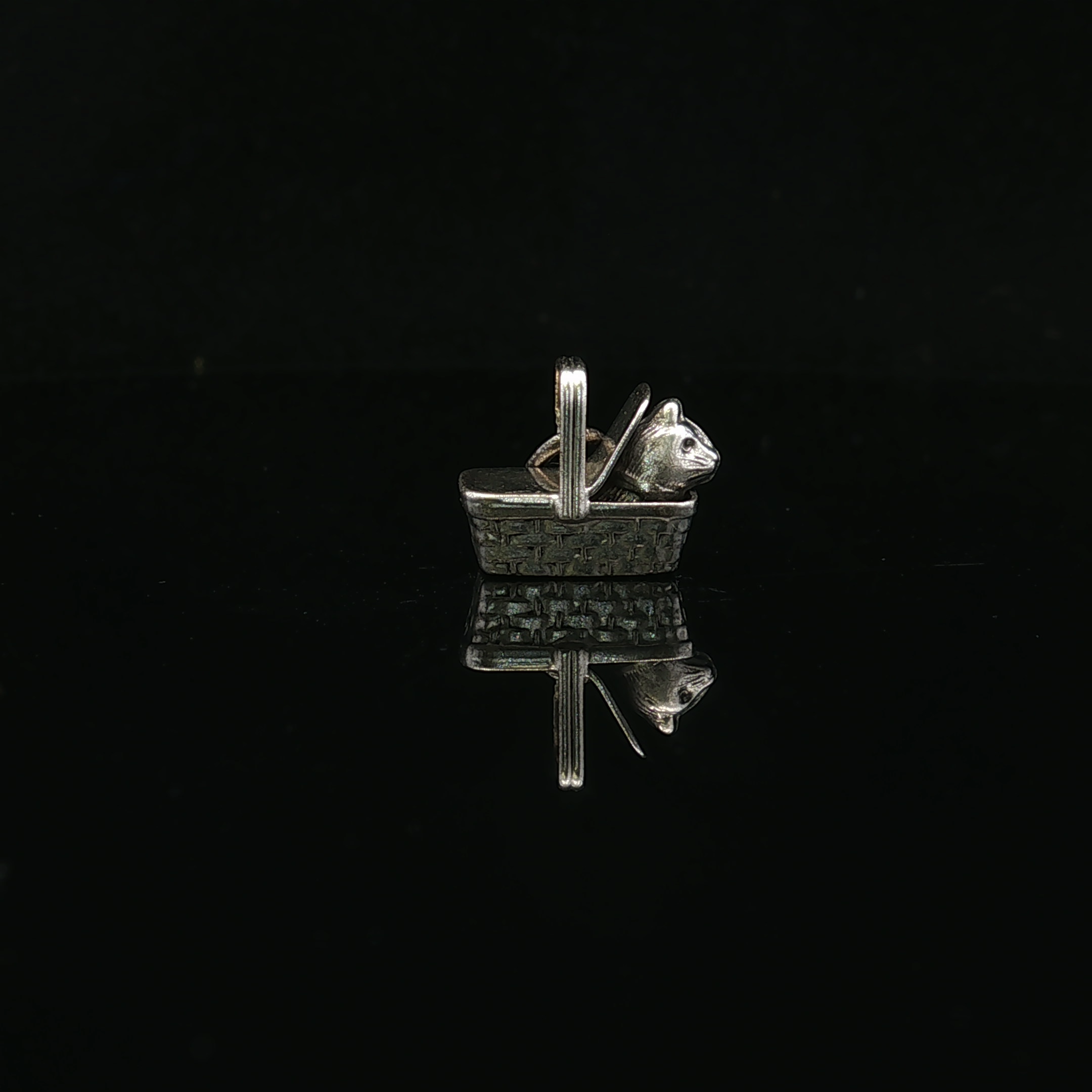 Toto Sterling Silver Dog in Basket Charm