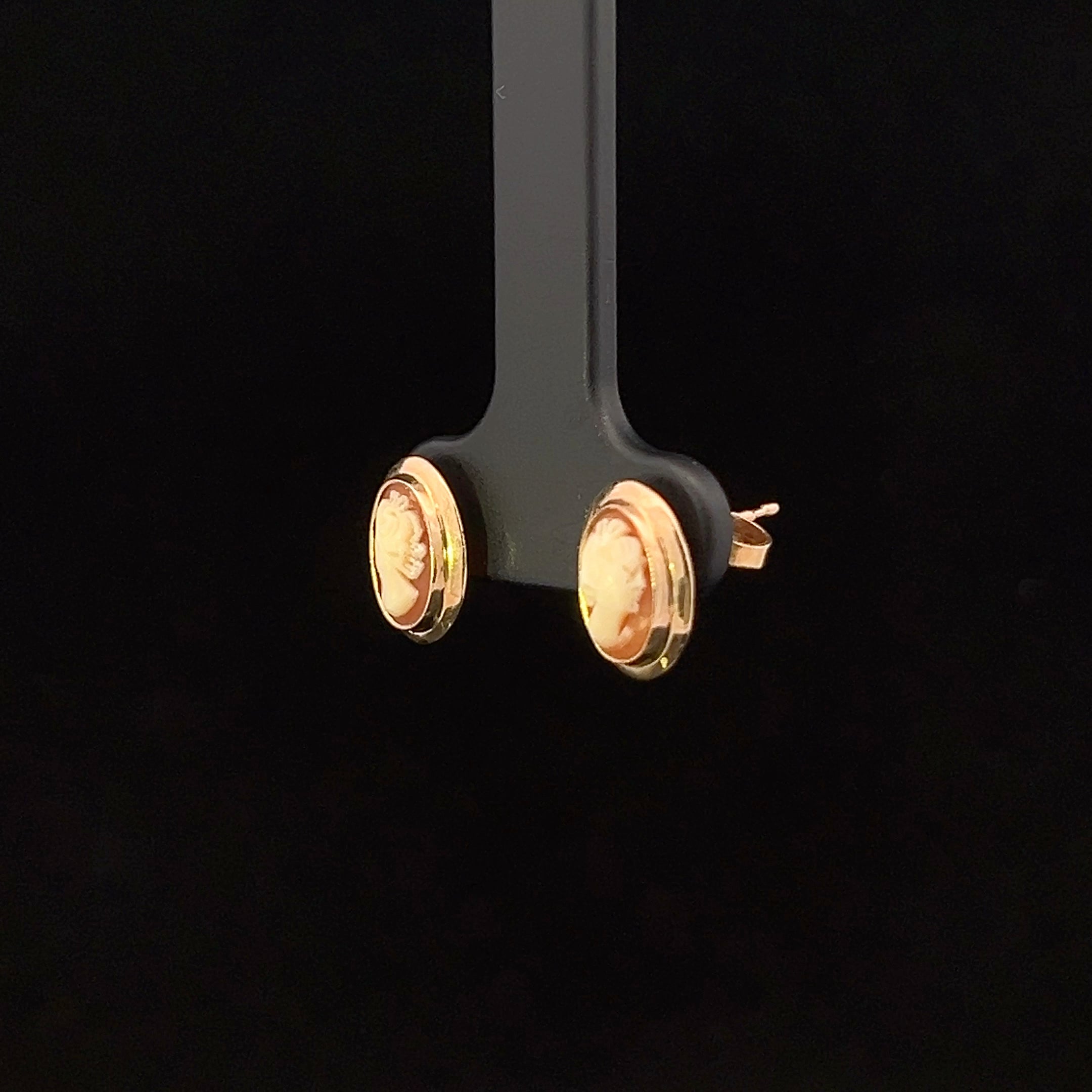 Giana 14KY Cameo Studs