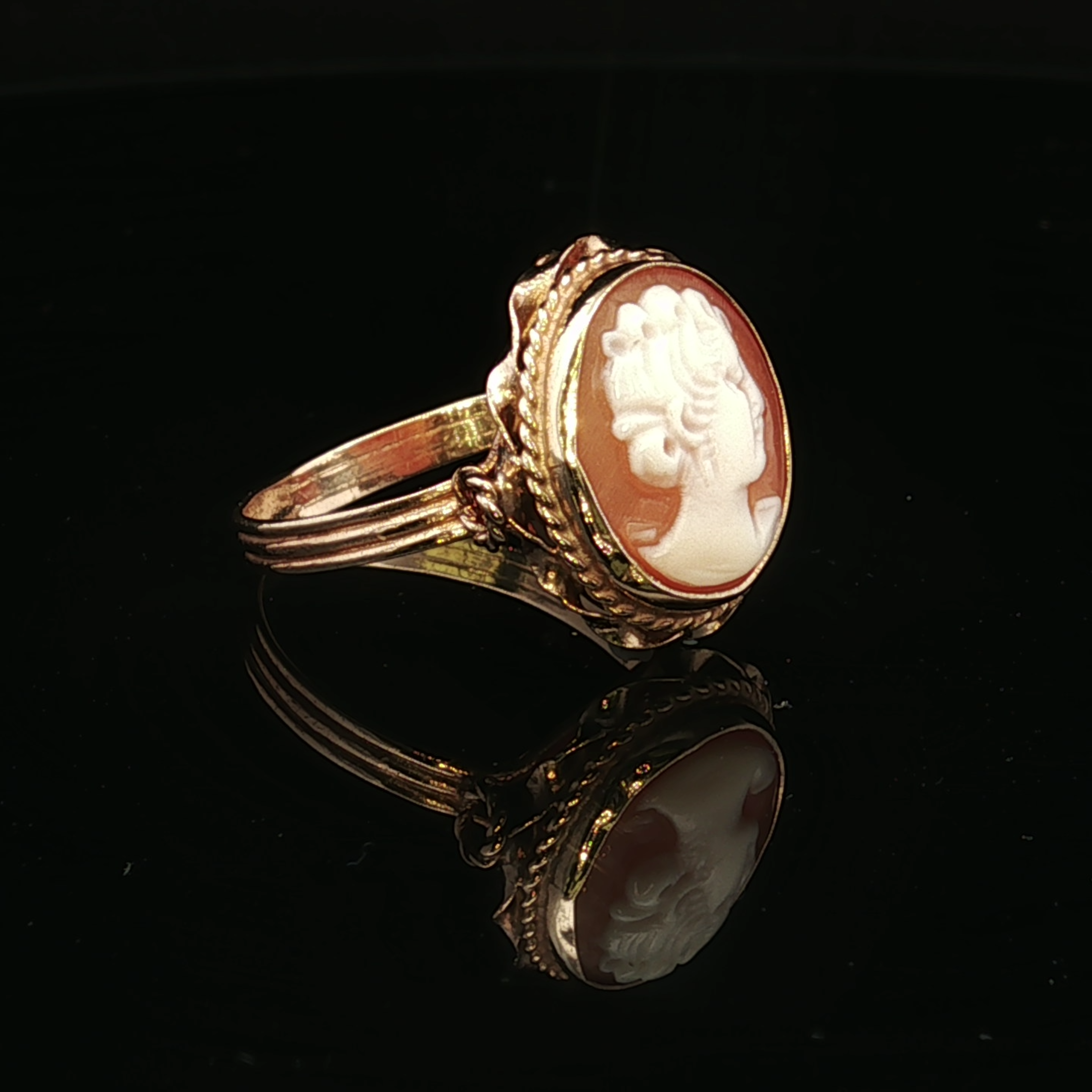 Estella 14K Yellow Gold Cameo Ring