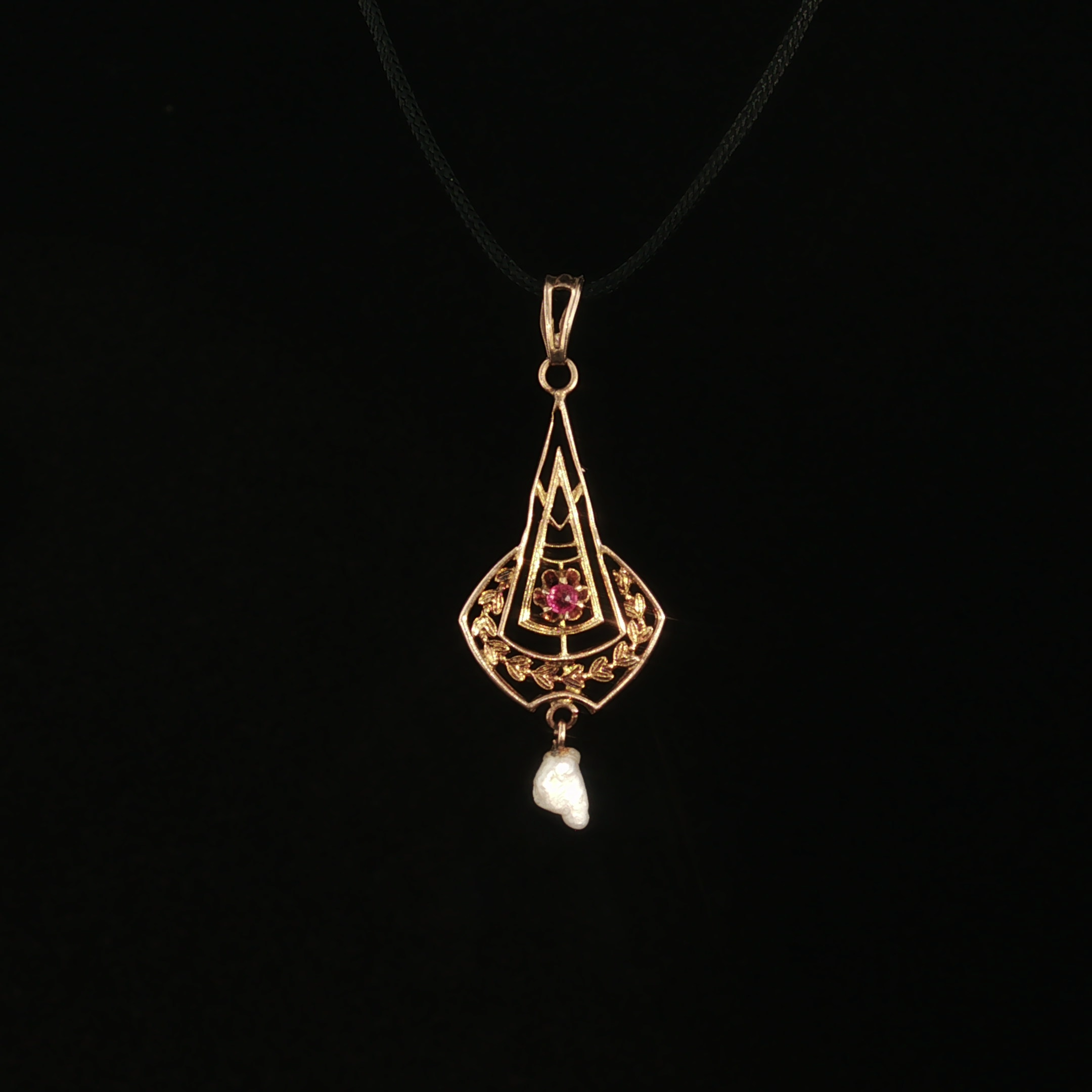 Gwena 14k Yellow Gold Estate Ruby & Pearl Pendant