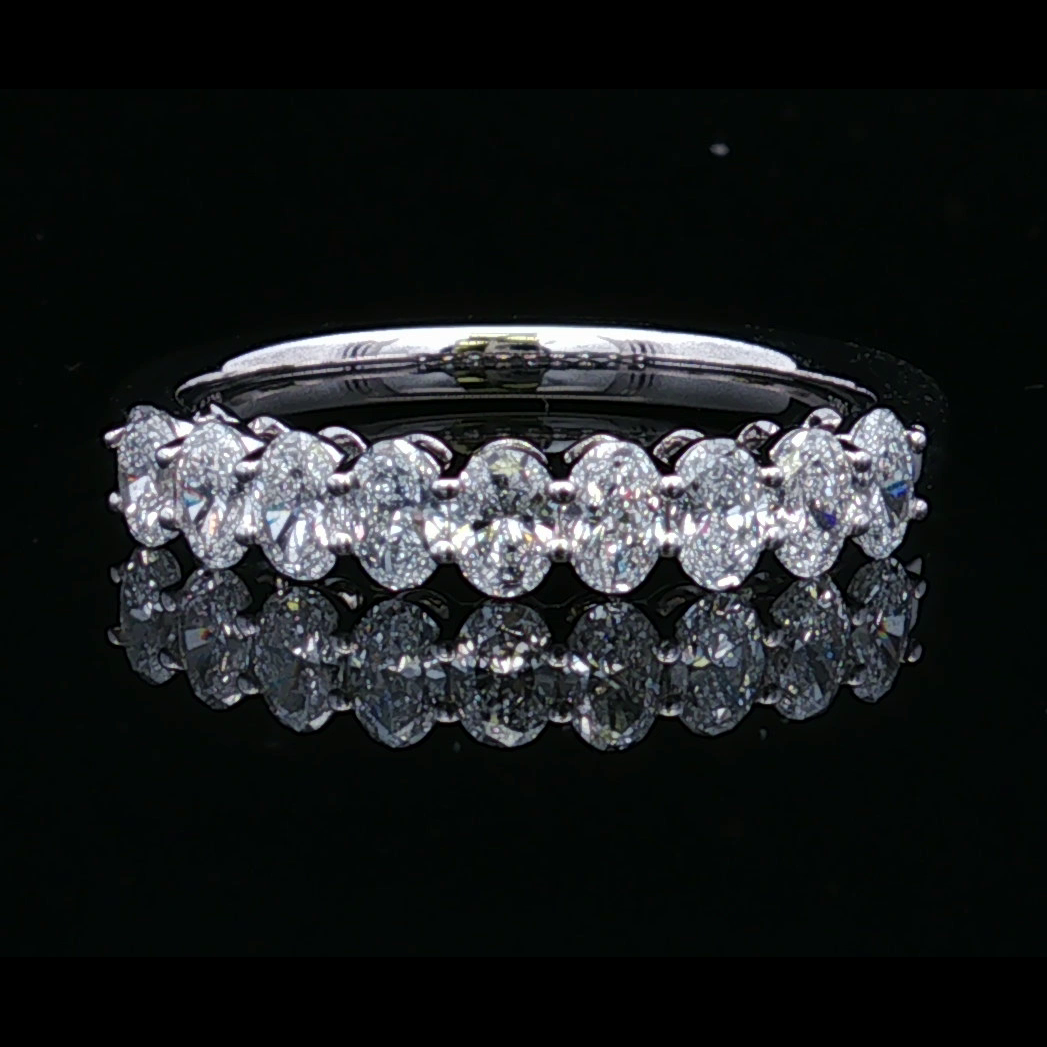 Veda 14KW Lab Grown Oval Diamond Band