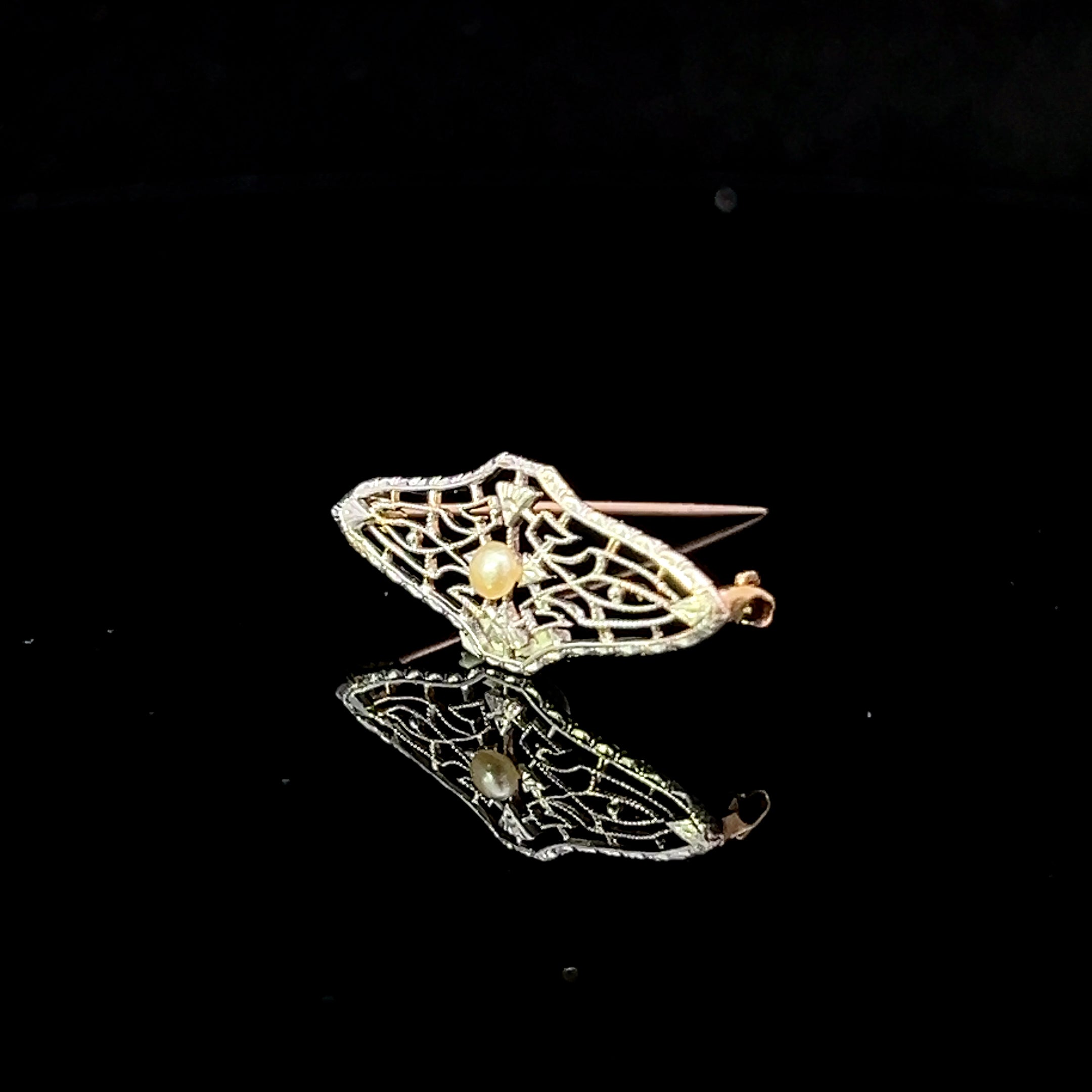 Davina 14K Two-Tone Gold Filigree Pearl Bar Pin