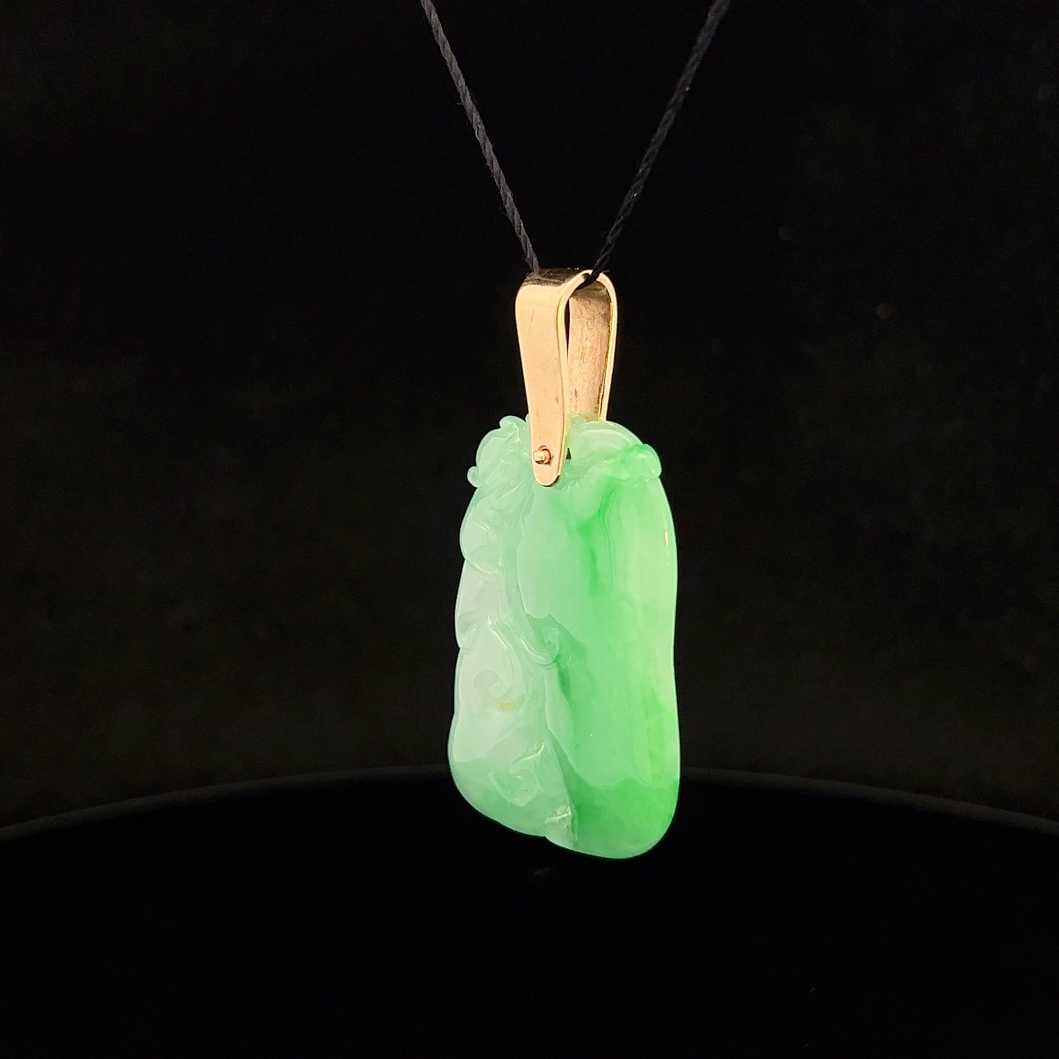 Sierra 14K Yellow Gold Carved Jade Pendant