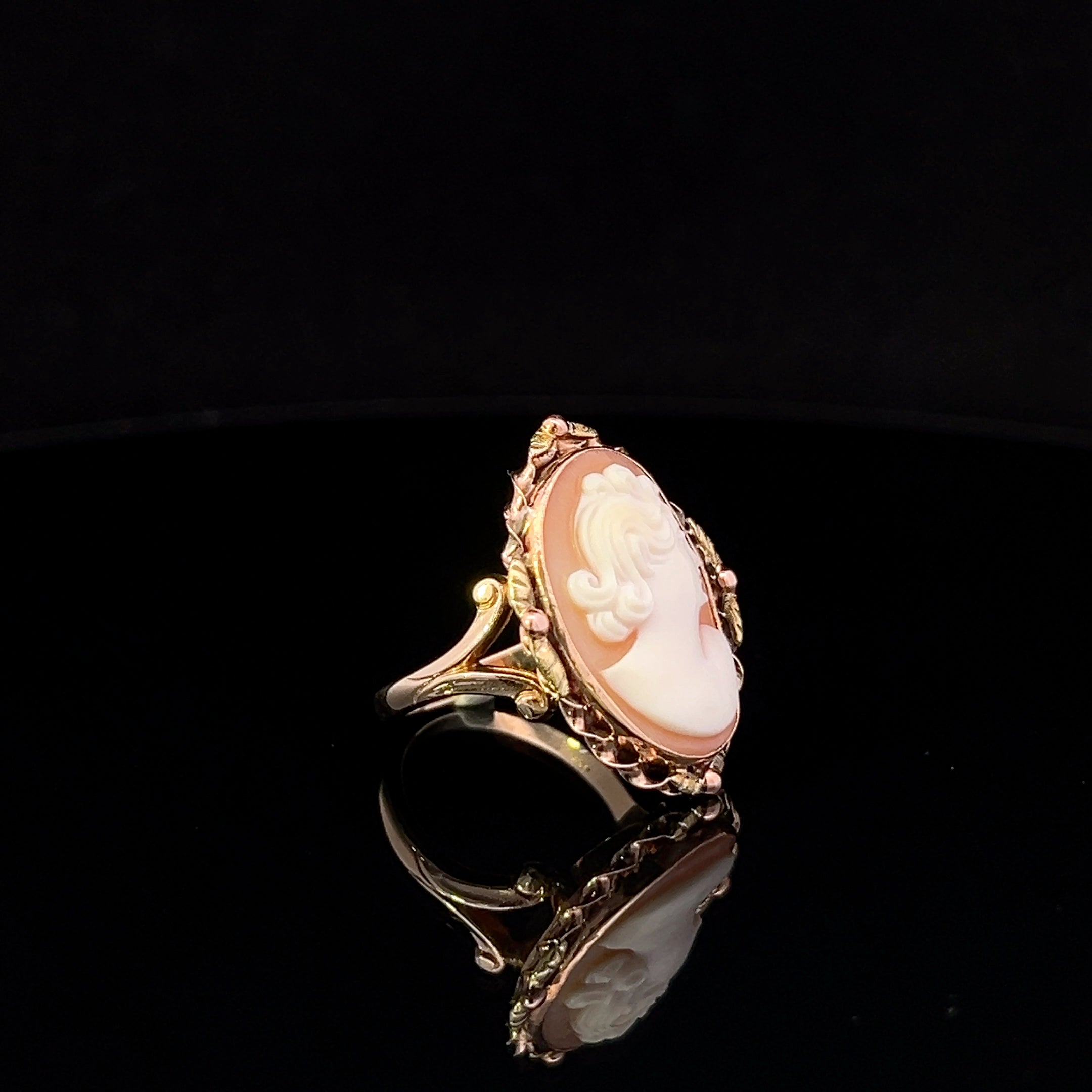 Phoebe 14KY Cameo Ring