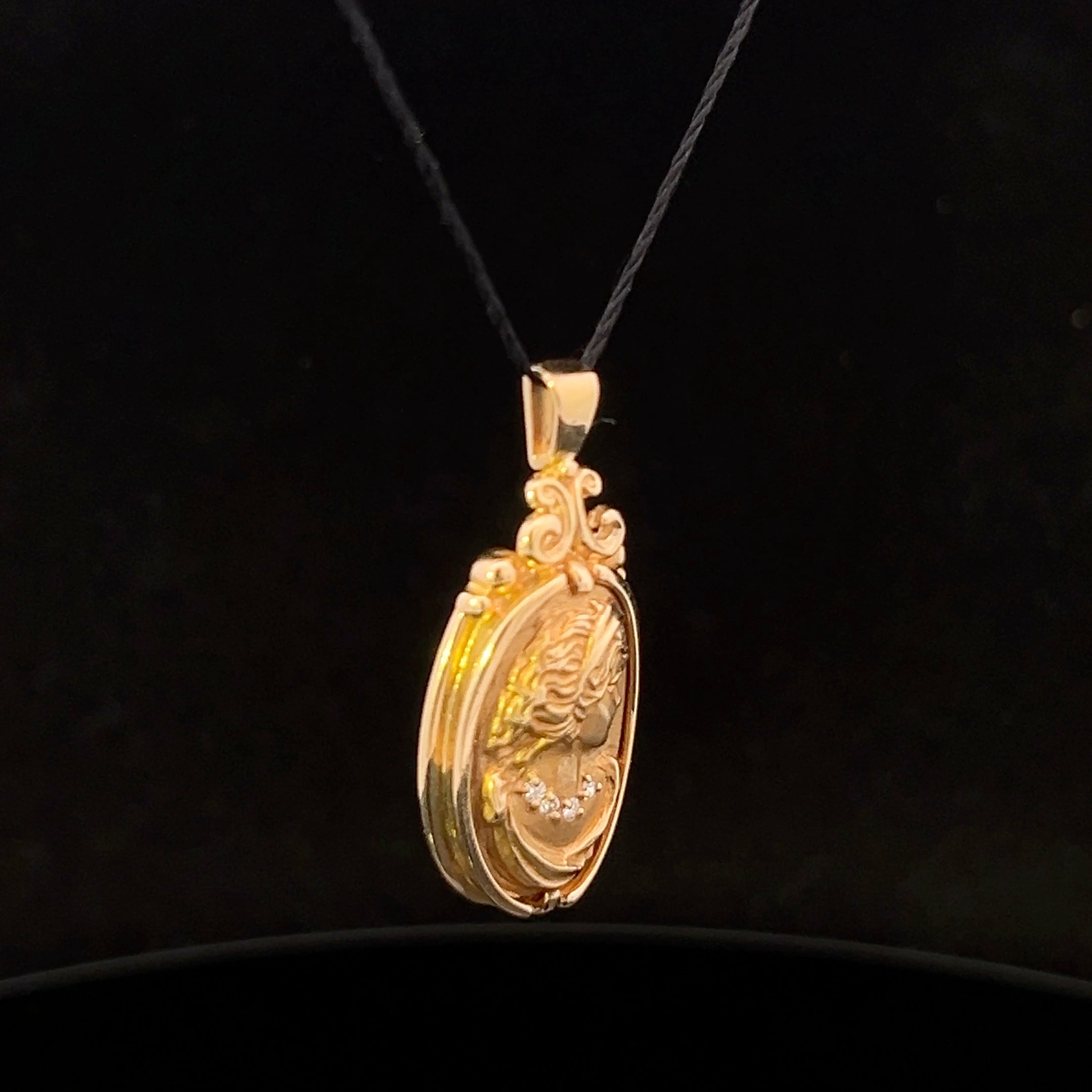 Xiomara 14KY Cameo with .02 CTW Diamond Pendant