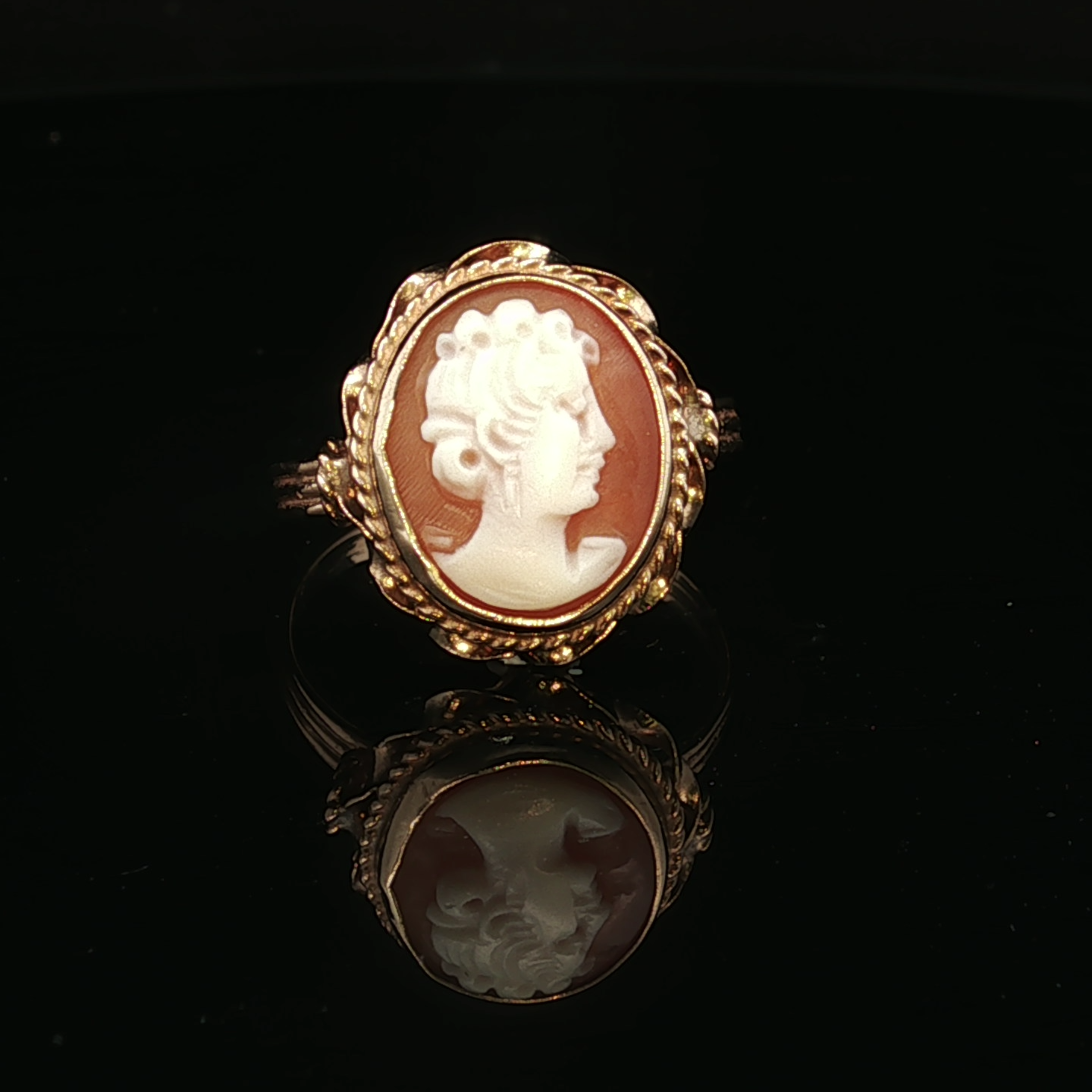 Estella 14K Yellow Gold Cameo Ring