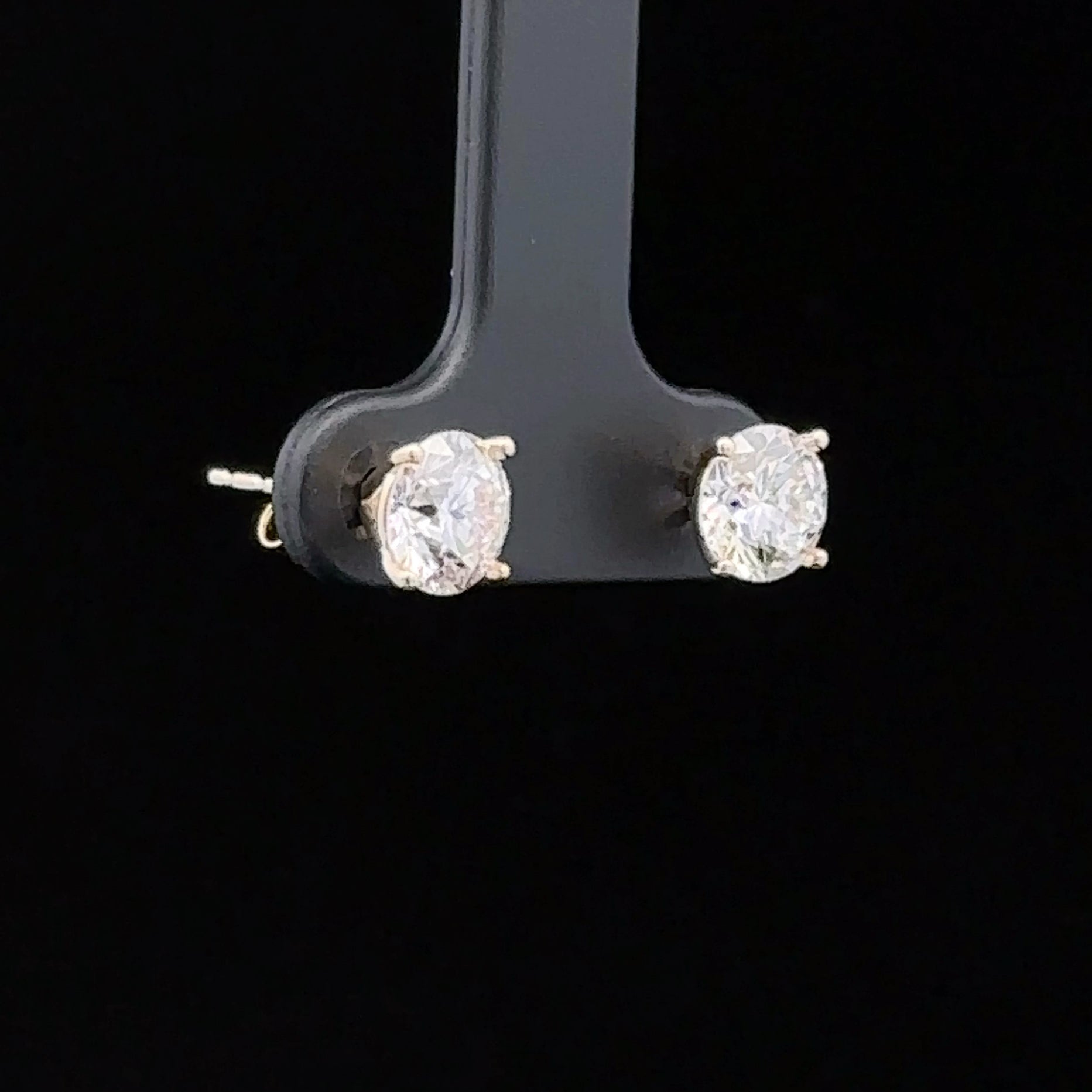 Monica 14K Yellow Gold Round Lab Grown Diamond Studs