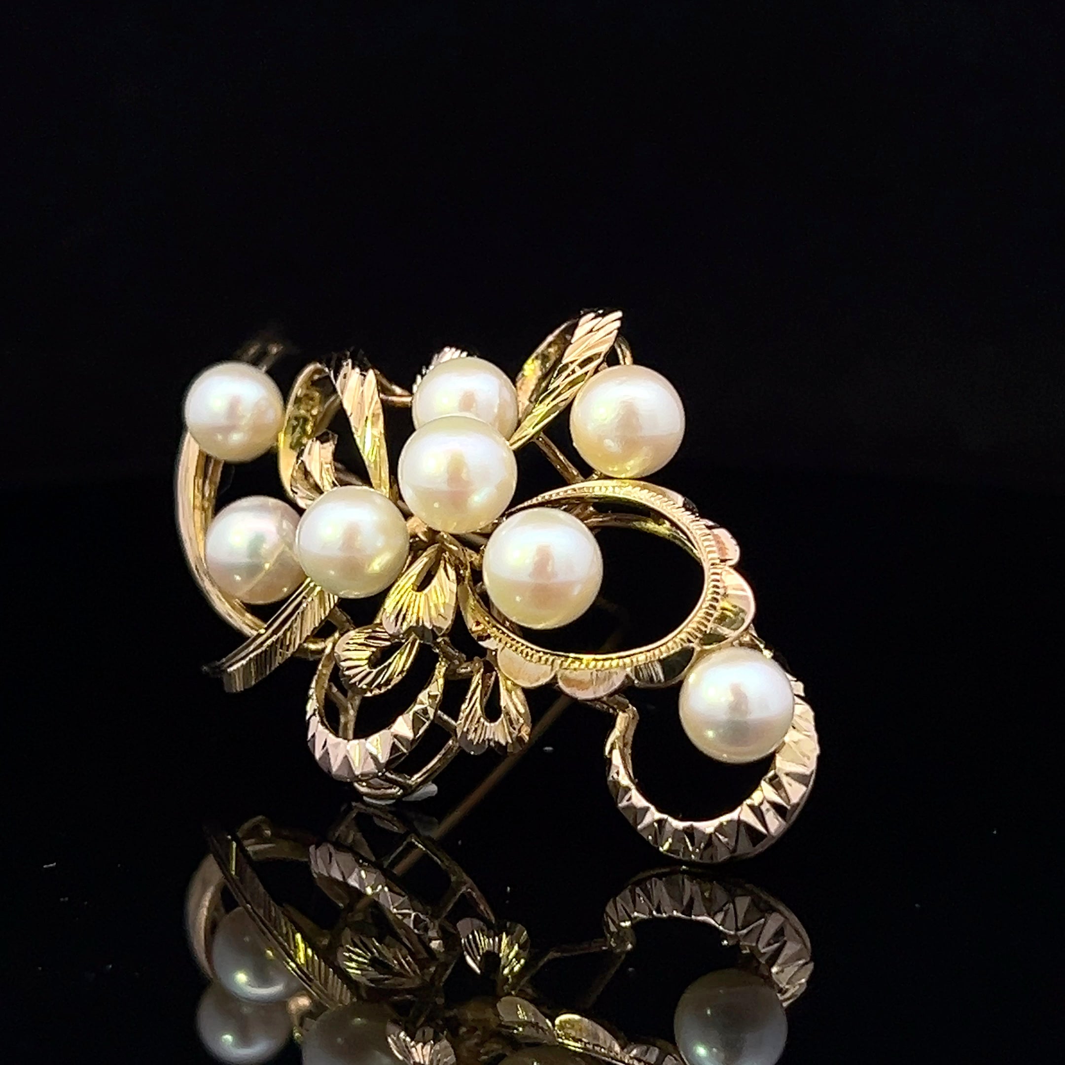 Aya 14K Yellow Gold Pin with 8 Pearls