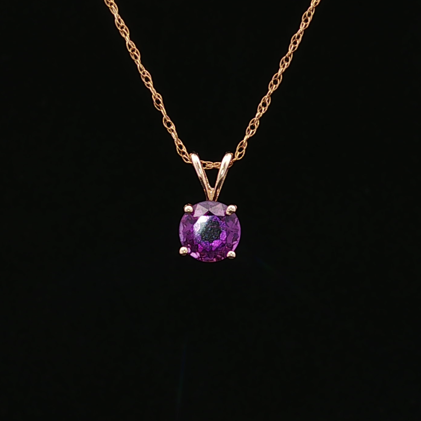 14K Yellow Gold Necklace with 1.10ct Round Purple Amethyst