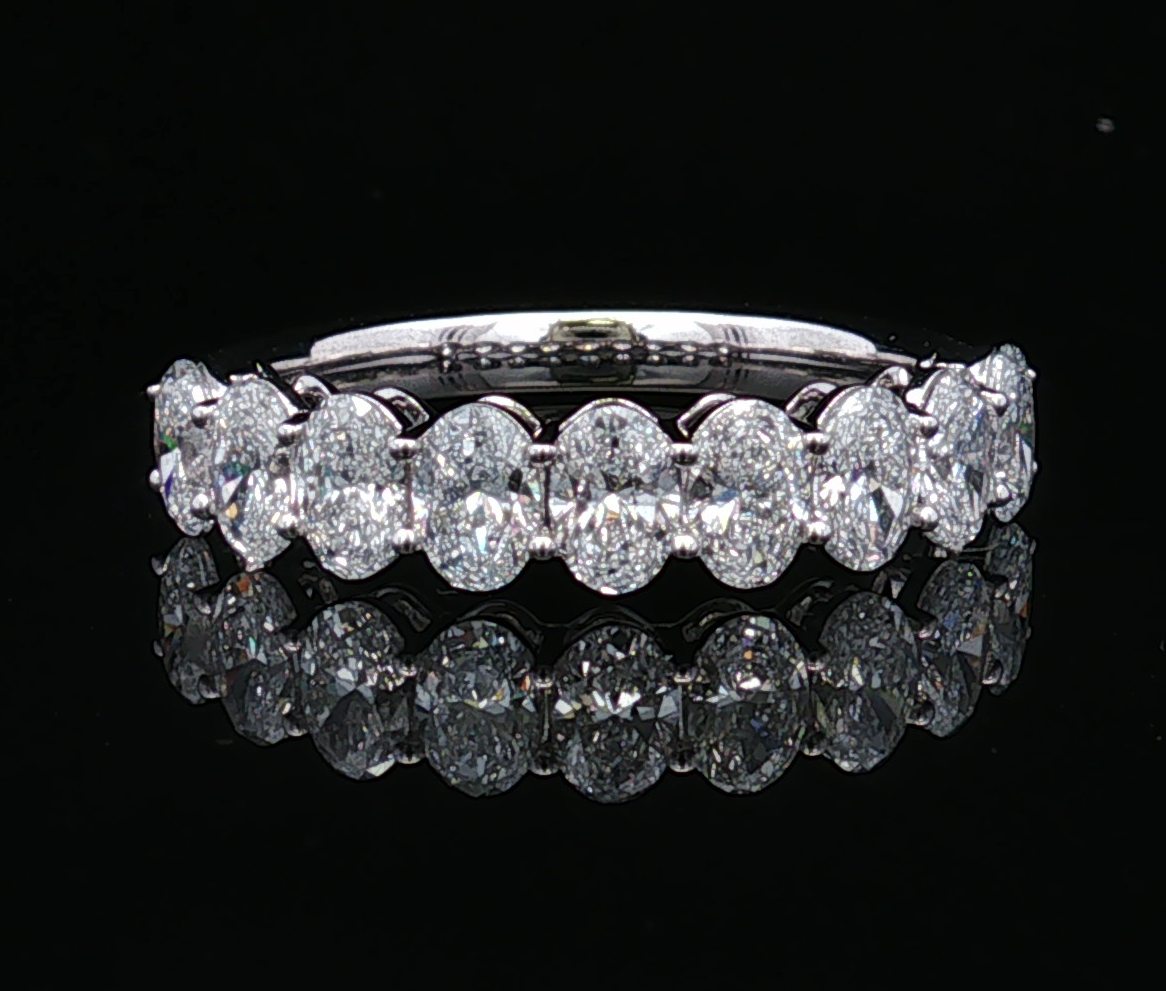 Lilah 14KW Lab Grown Oval Diamond Band