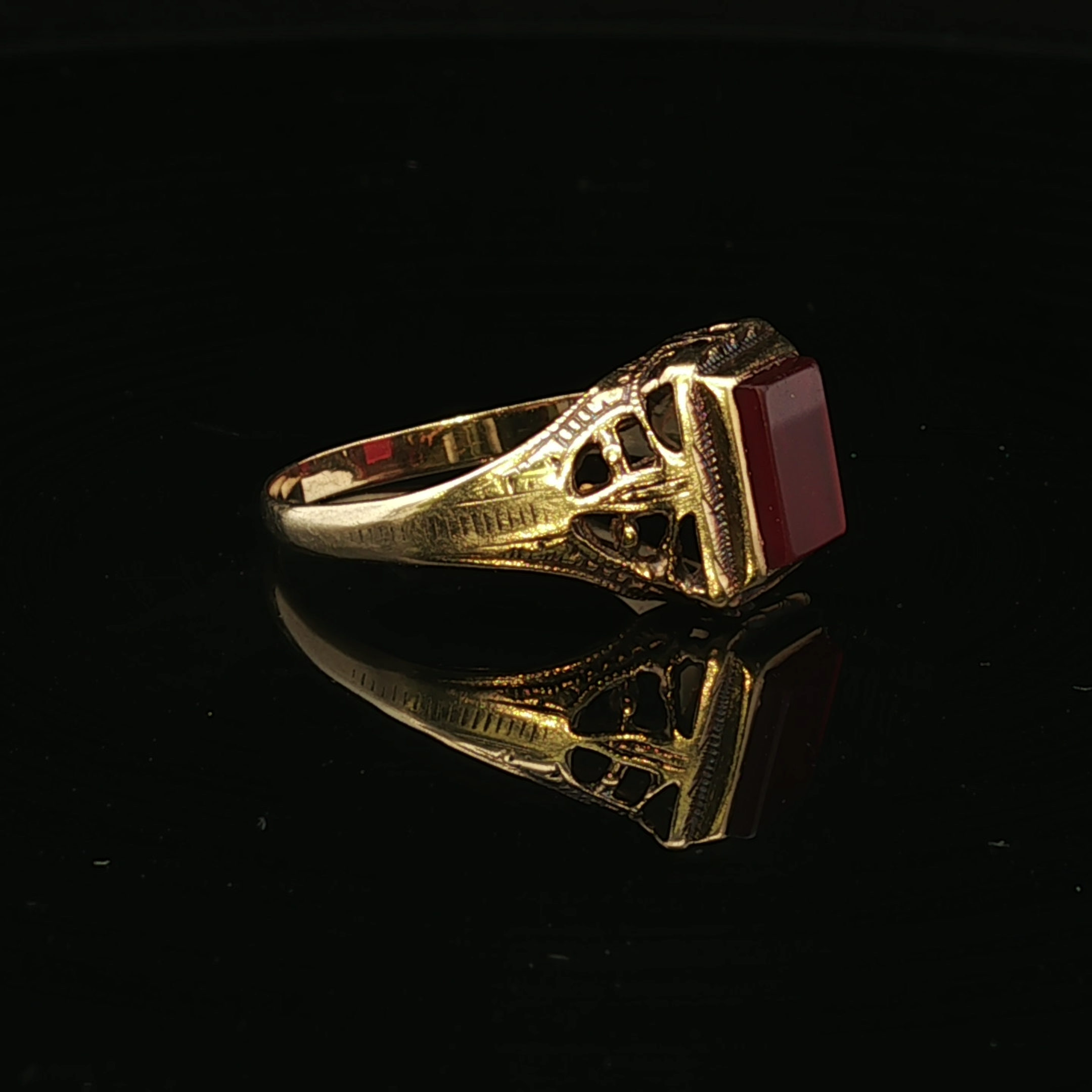 Rosemary 14K Yellow Gold Carnelian Vintage Ring