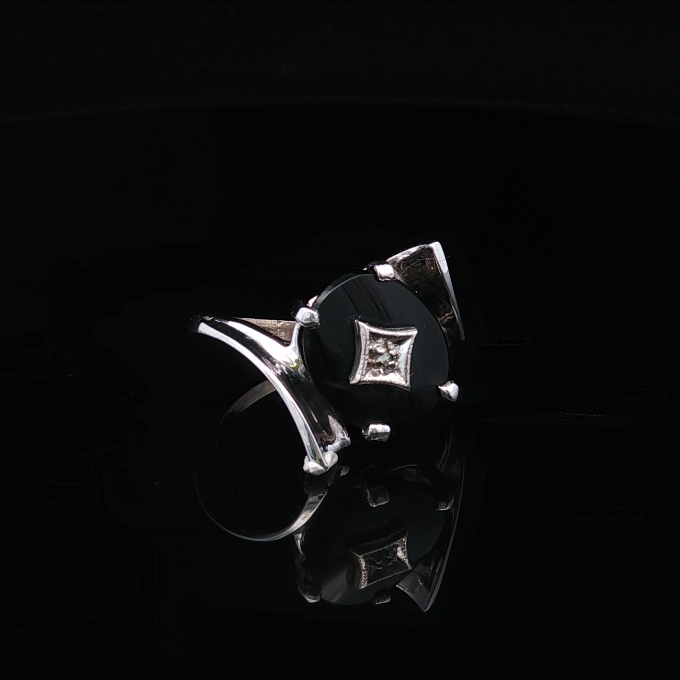 Dior 10K White Gold Oval Onyx Ring with Diamond Center