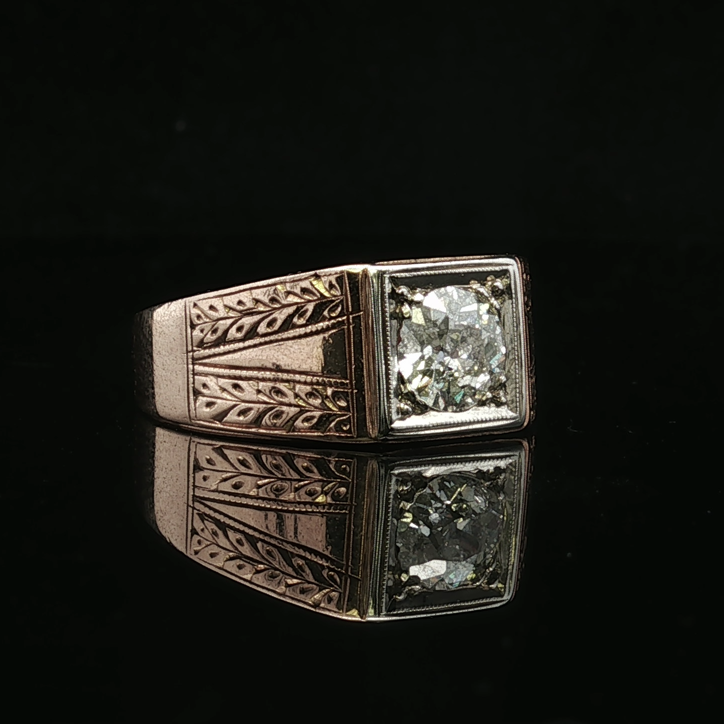 Jeffery Antique Diamond Ring in 14K Yellow Gold