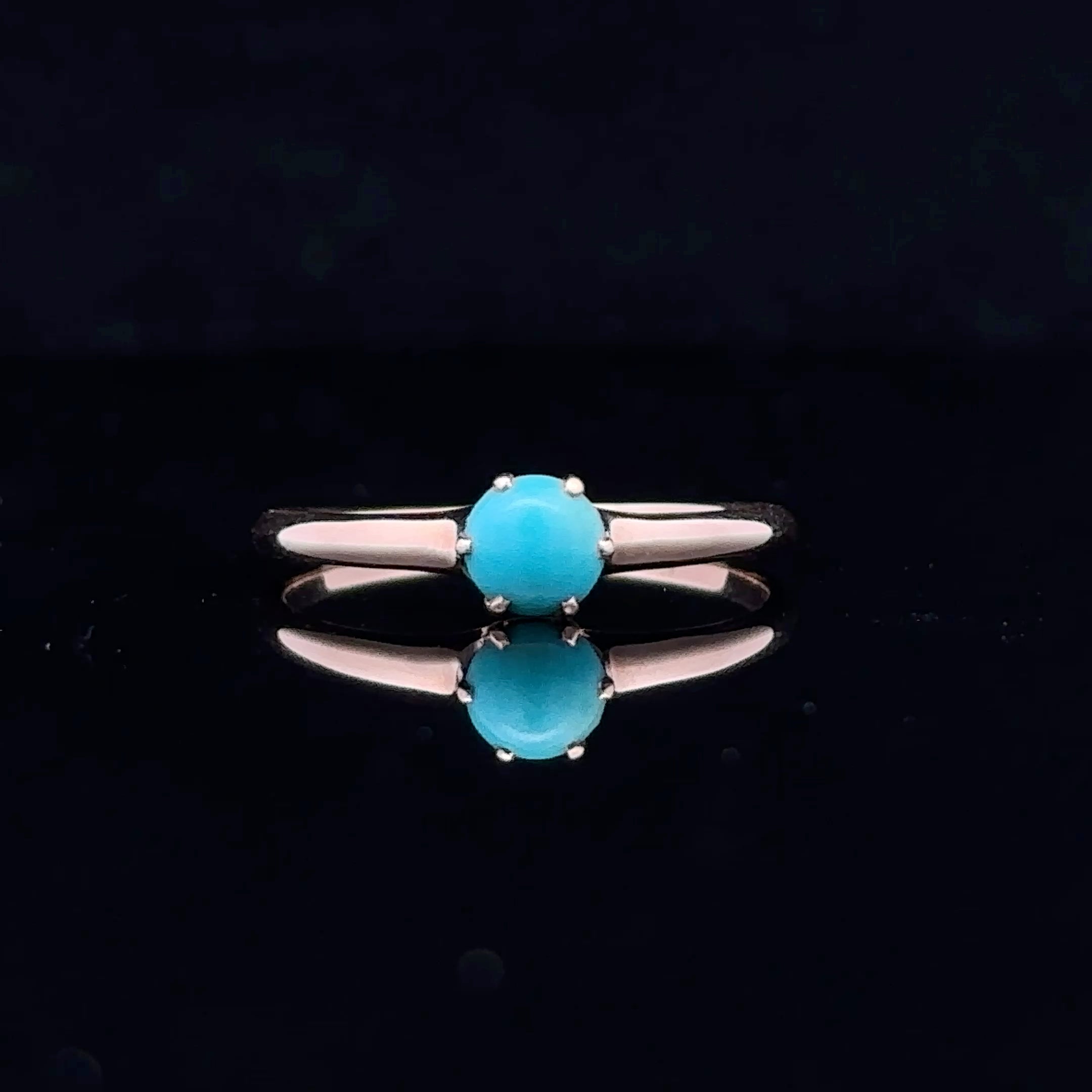 Gwen 14K yellow gold ring with cabochon turquoise