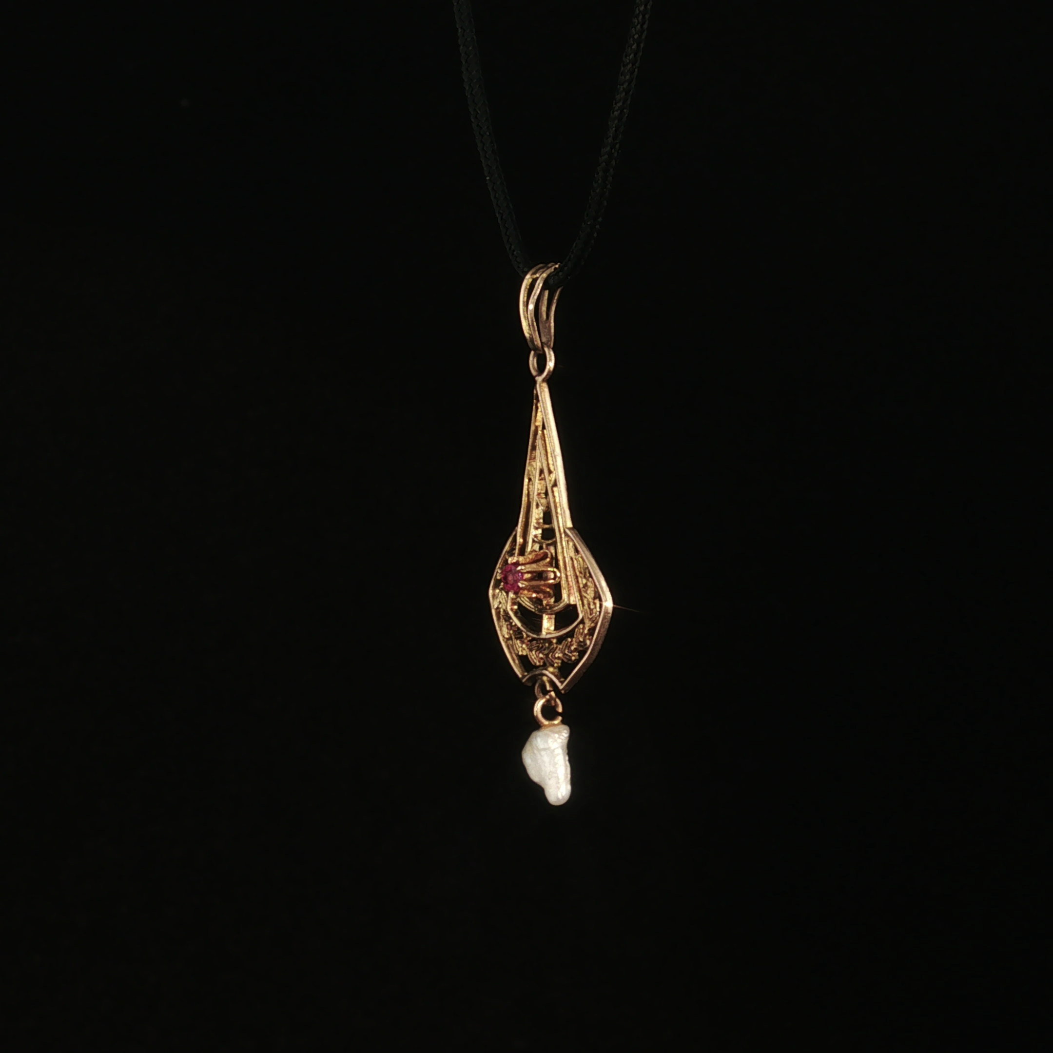Gwena 14k Yellow Gold Estate Ruby & Pearl Pendant