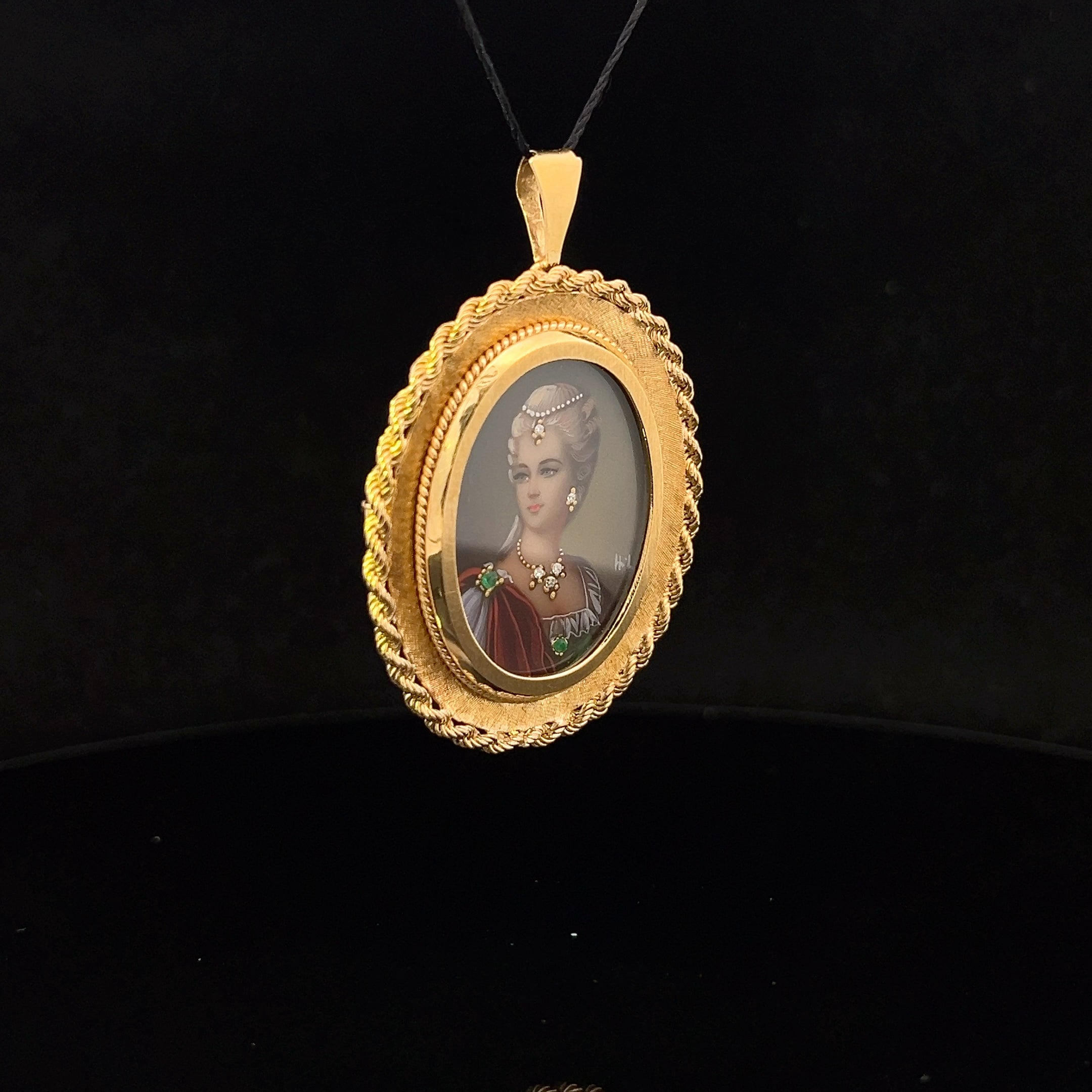 Octavia 18K Yellow Gold 1950s Vintage Hand-Painted Pin/Pendant