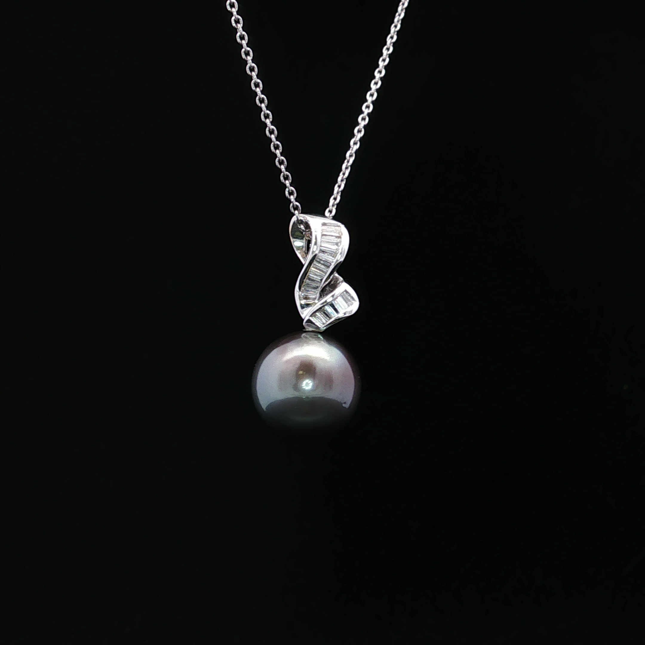 18K White Gold SingleTahitian Pearl Necklace