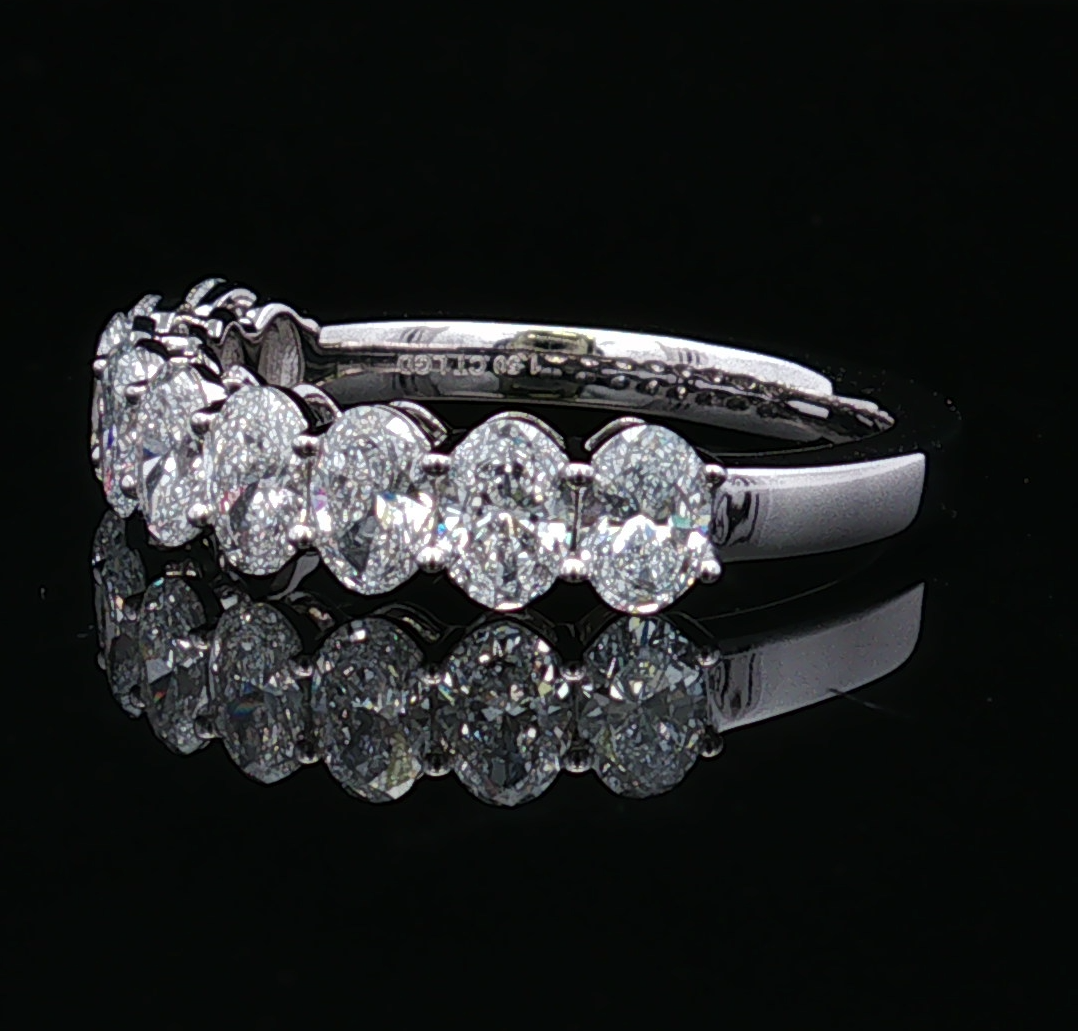 Lilah 14KW Lab Grown Oval Diamond Band
