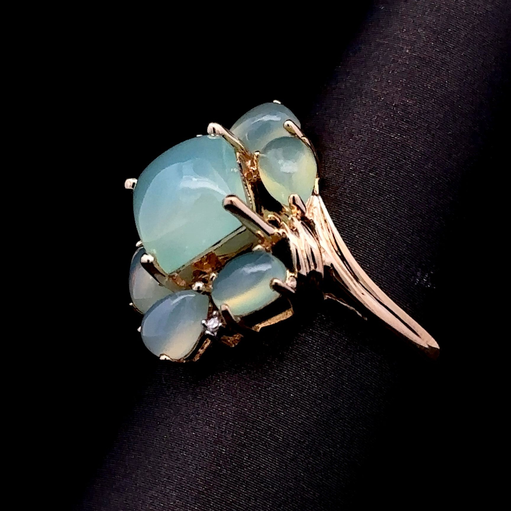 River Yellow 14 Karat Polished Fashion Ring with Green Jade