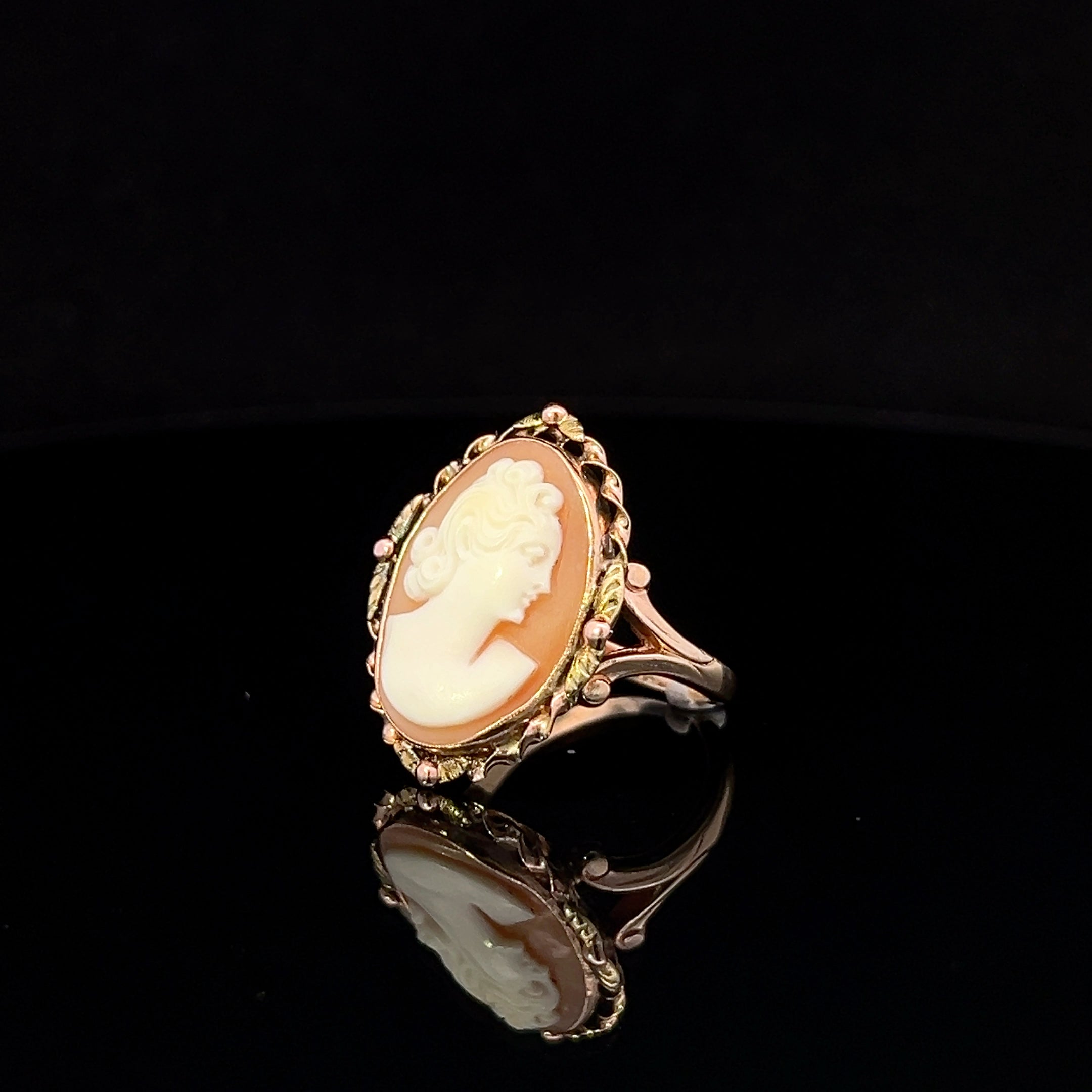 Phoebe 14KY Cameo Ring