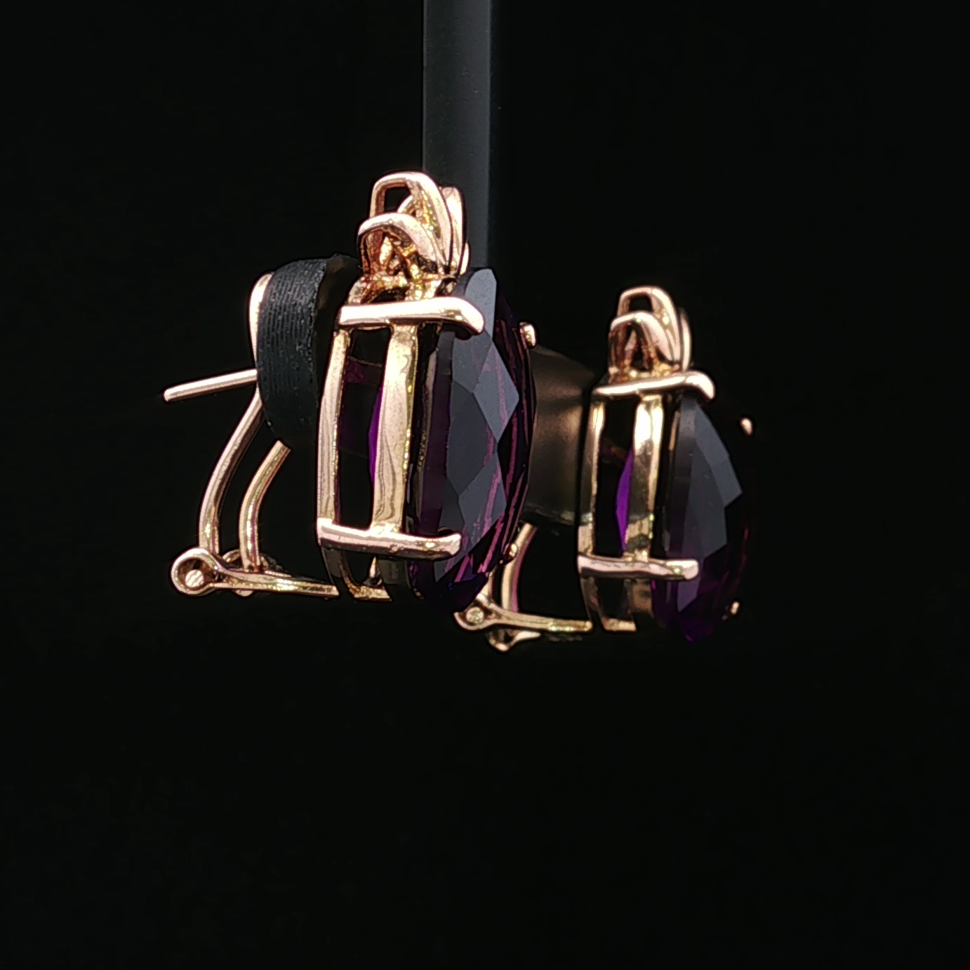 14K Yellow Gold Dangle Earrings with Oval Checkerboard Amethysts