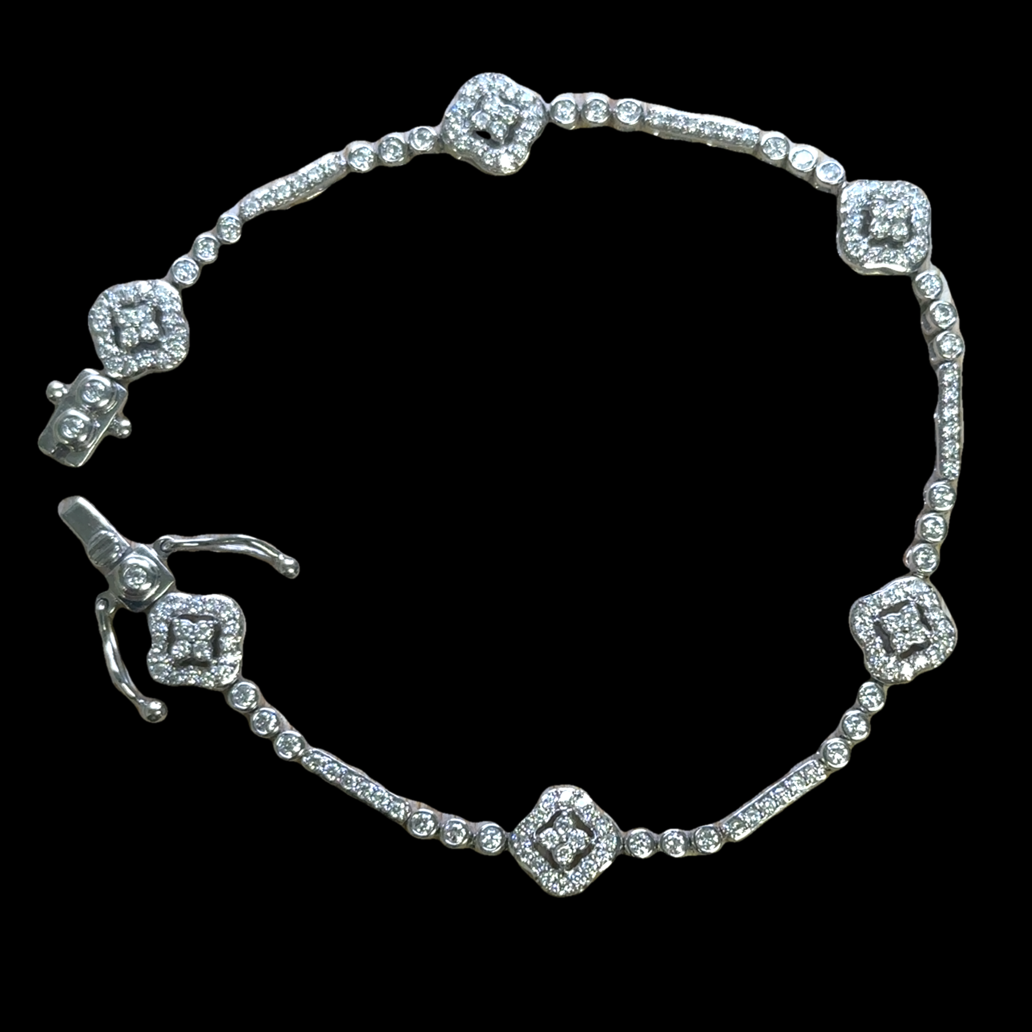 Rose – 18K White Gold Diamond Tex Line Bracelet