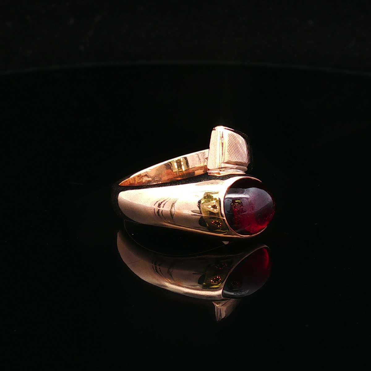 Elowenia 10KY Oval Pink Tourmaline Cabochon Swirl Ring