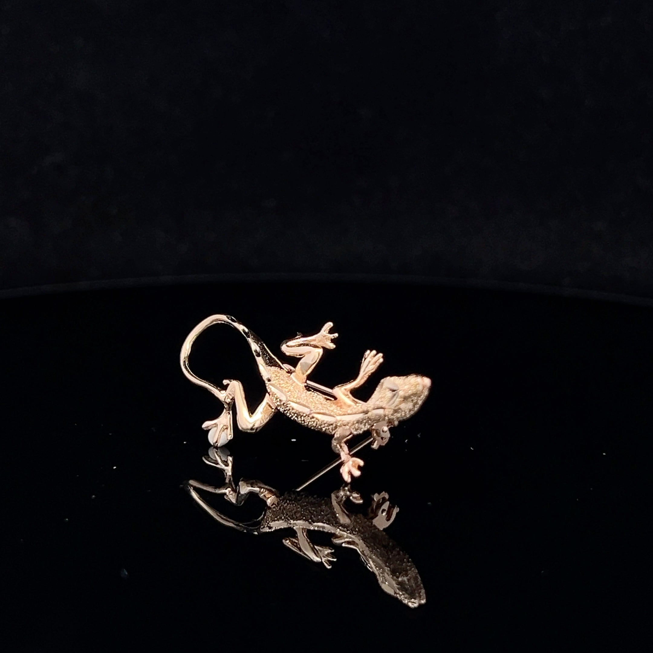 14K Yellow Gold Gecko Pin
