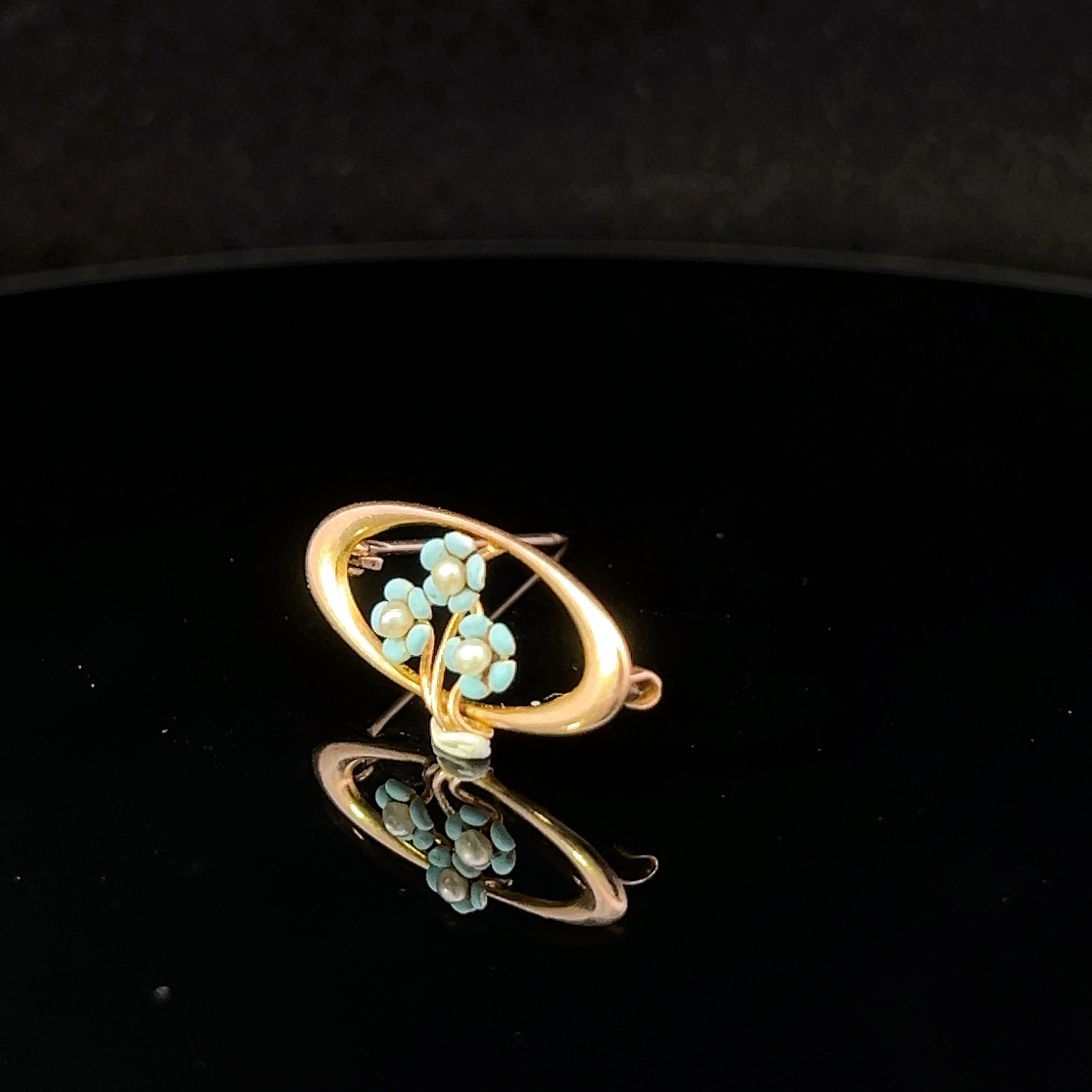 Katalina 10KY Oval Edwardian Forget-Me-Not Pearl Enamel Pin
