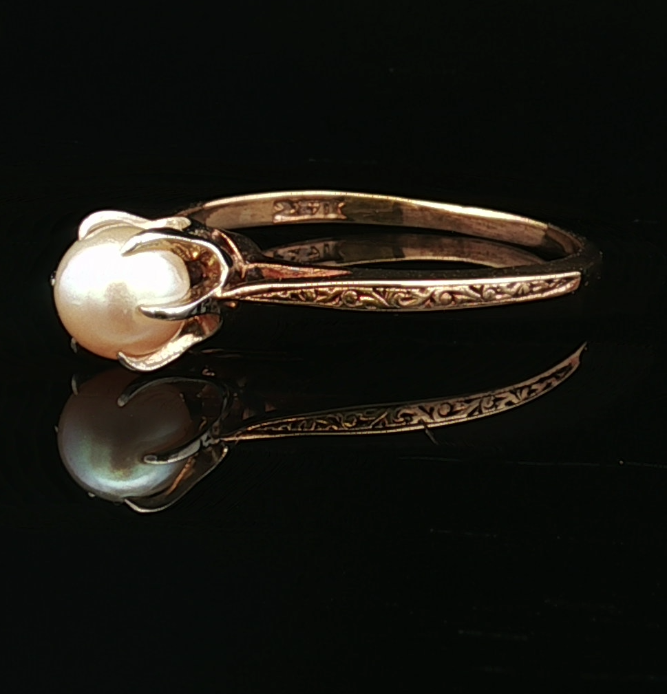 14K Yellow Gold Pearl Ring