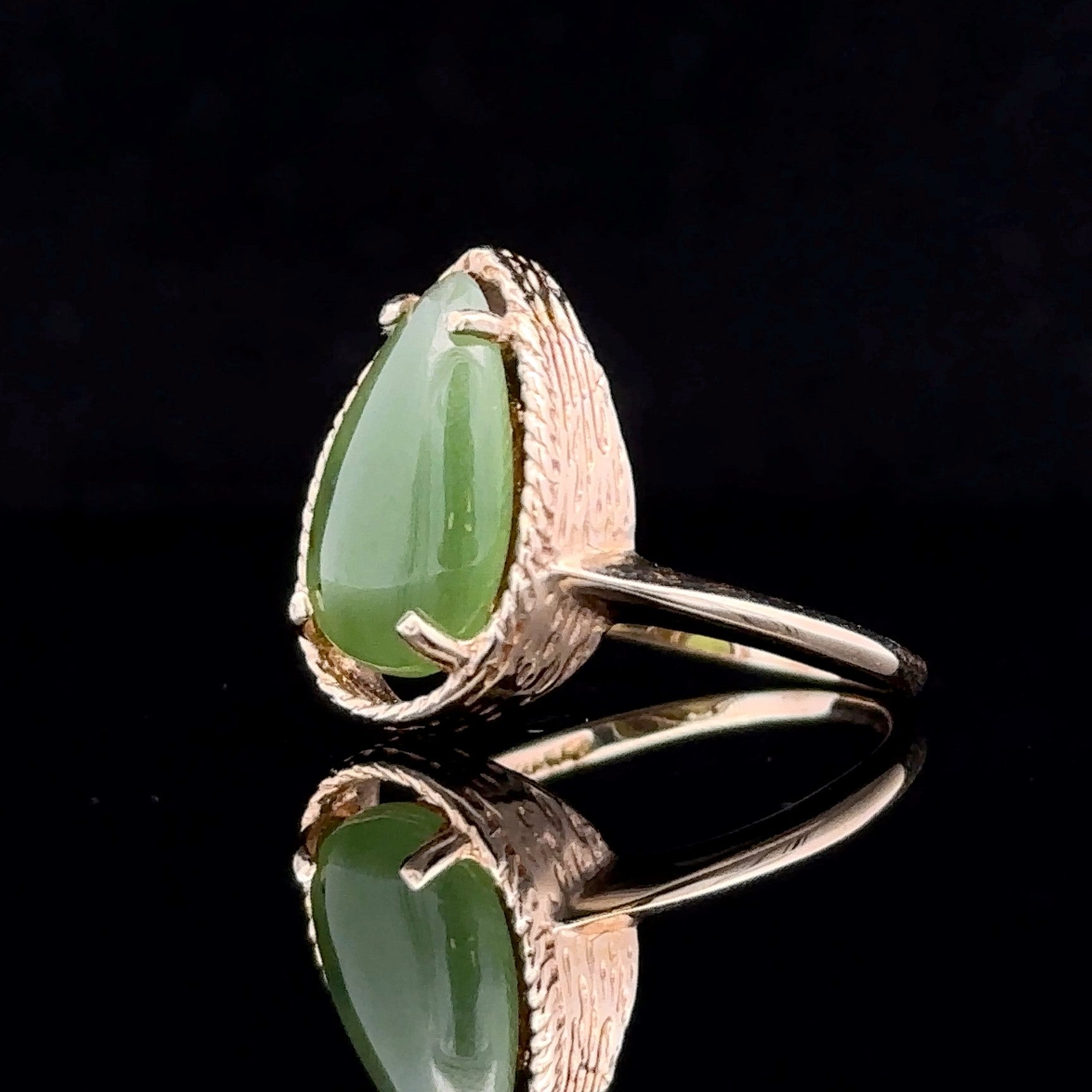 Lilly Yellow 10 Karat Textured Fashion Ring with Green Jade
