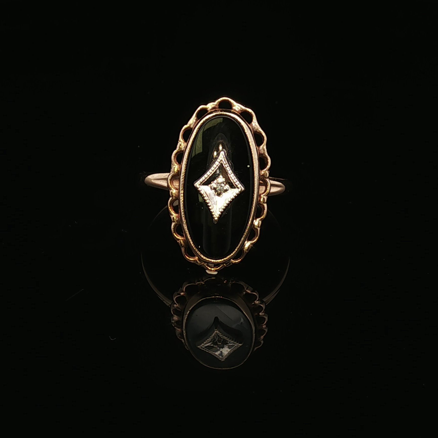 Cali 10KY Onyx and Diamond Oval Ring