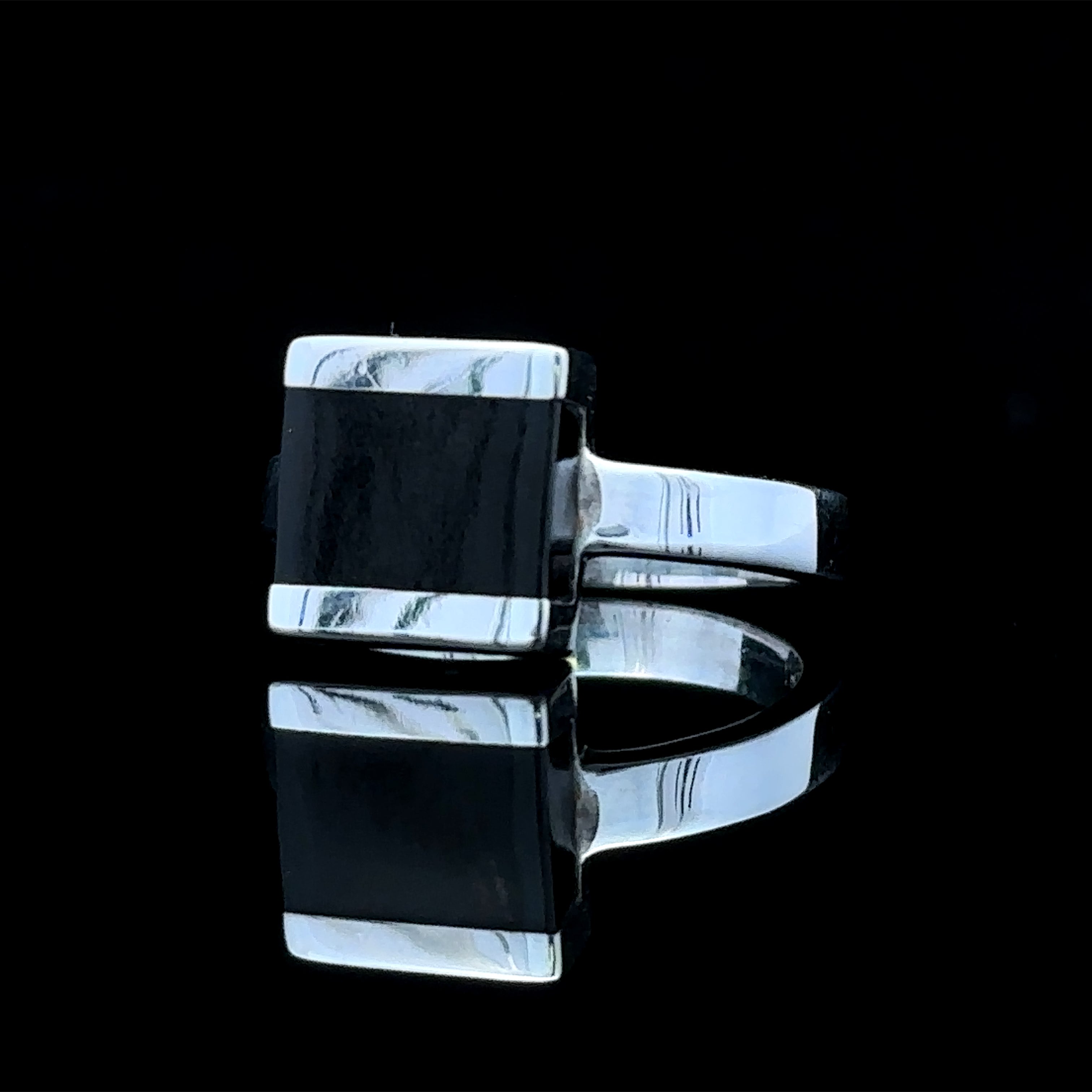 Mia 18K White Gold Art Deco Fashion Ring