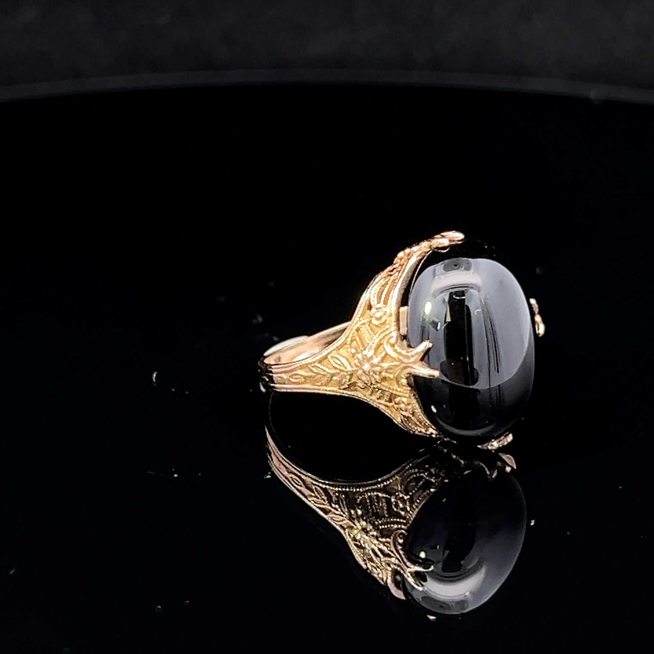 Lilly 14K Yellow Gold Onyx Cabochon Ring