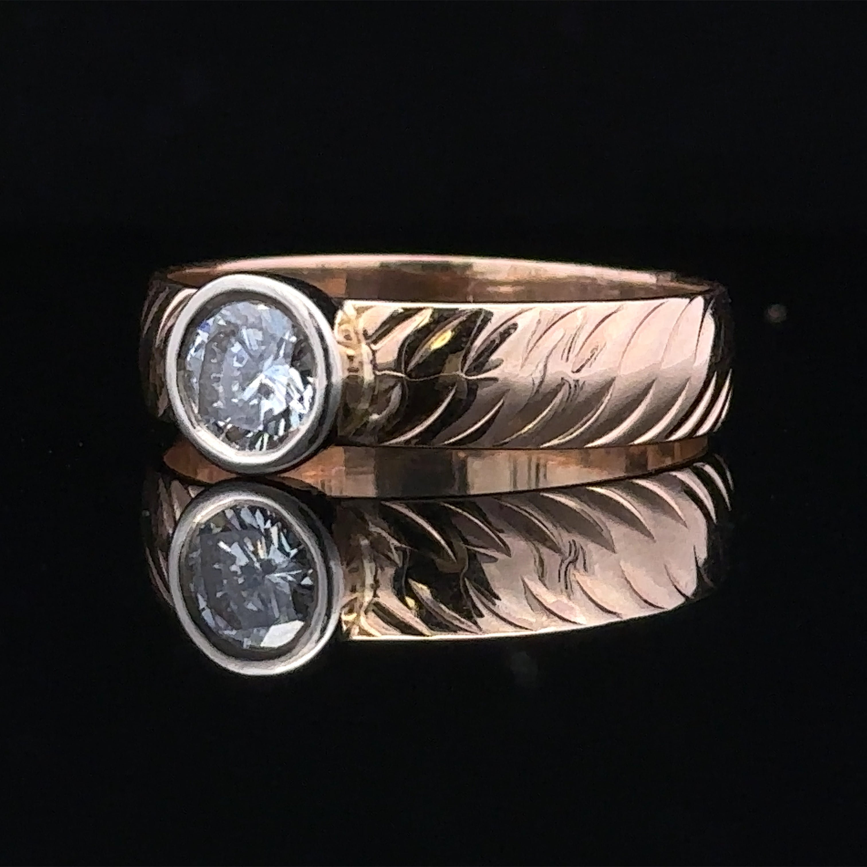 Elias Bezel Ring