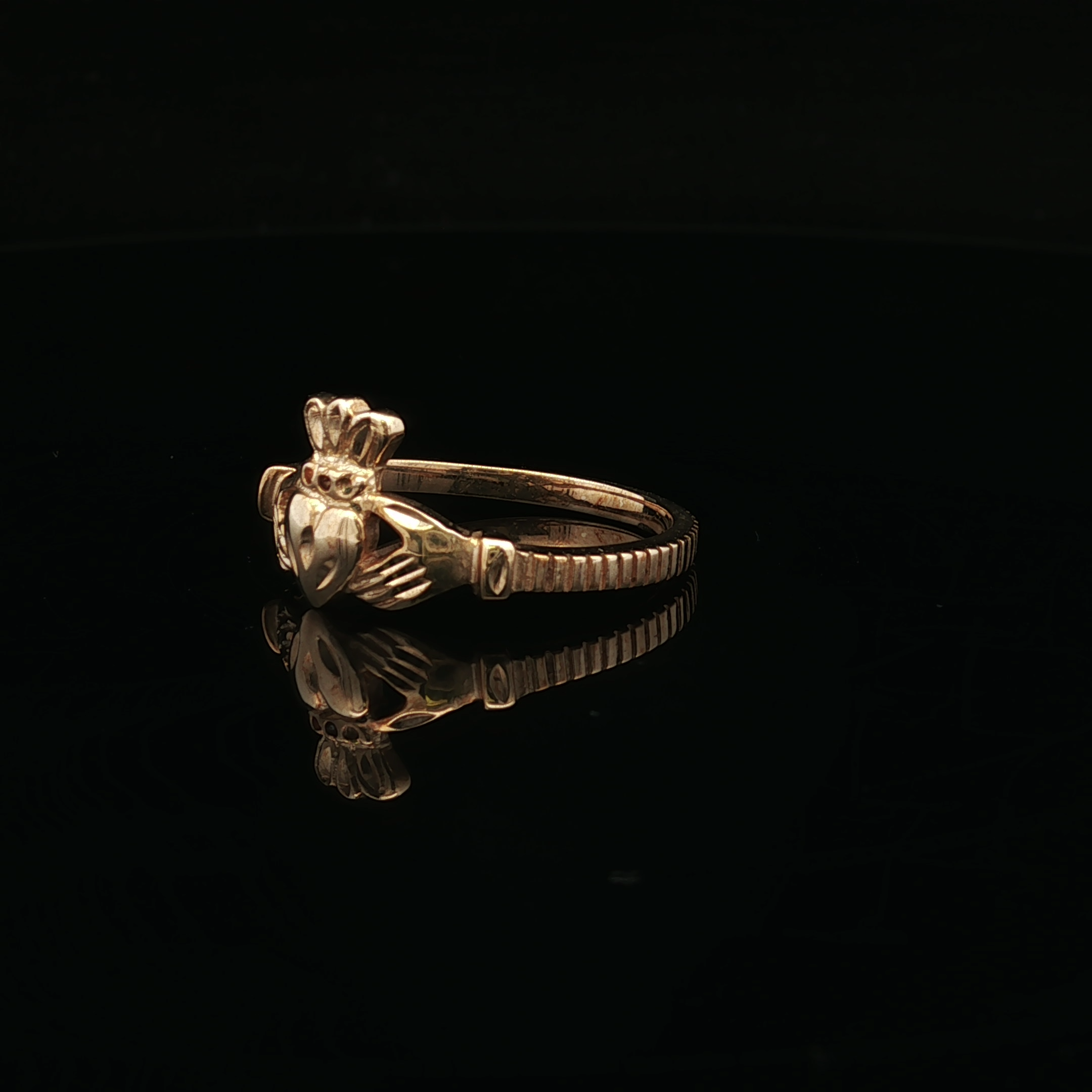 Alexandria 10KY Claddagh Ring
