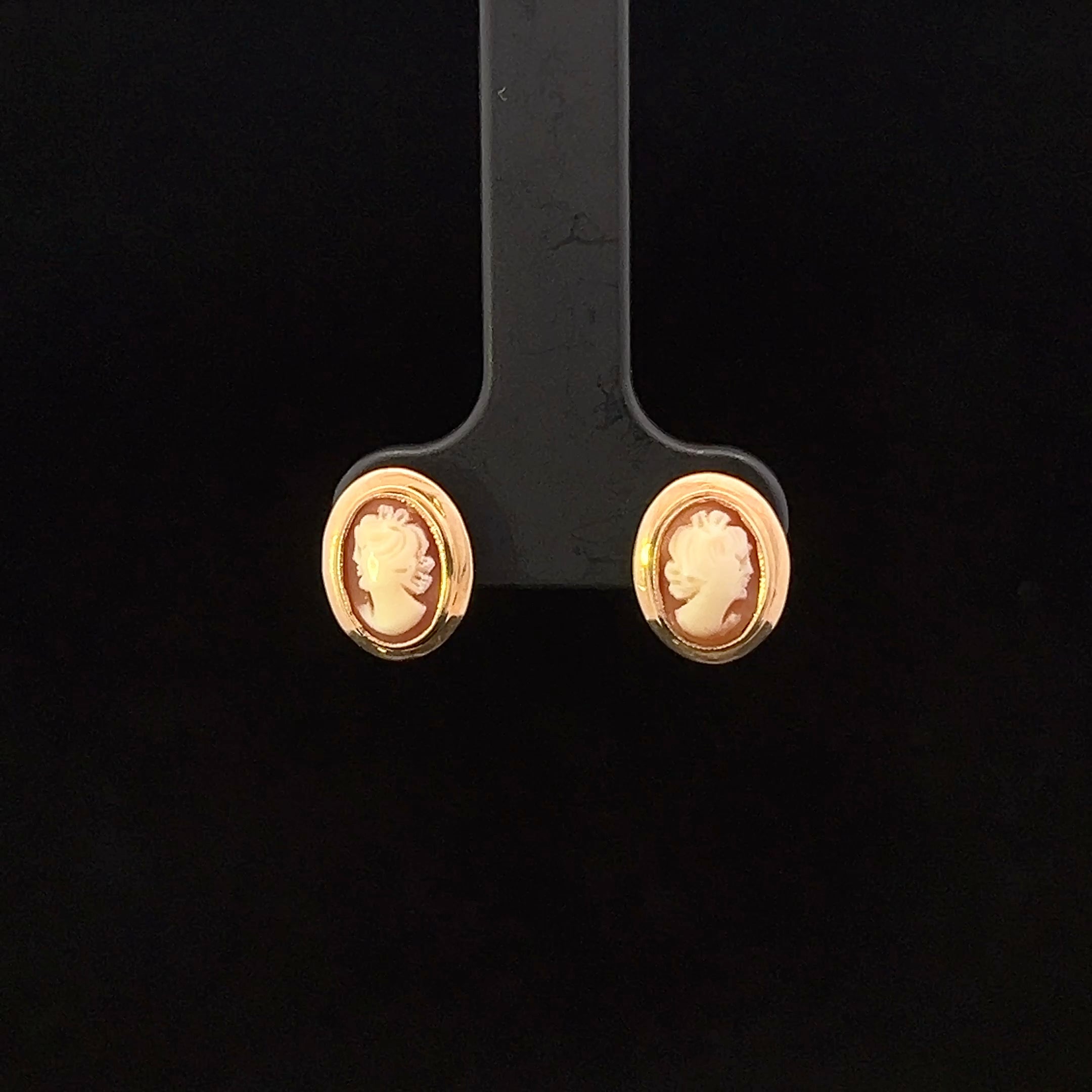 Giana 14KY Cameo Studs