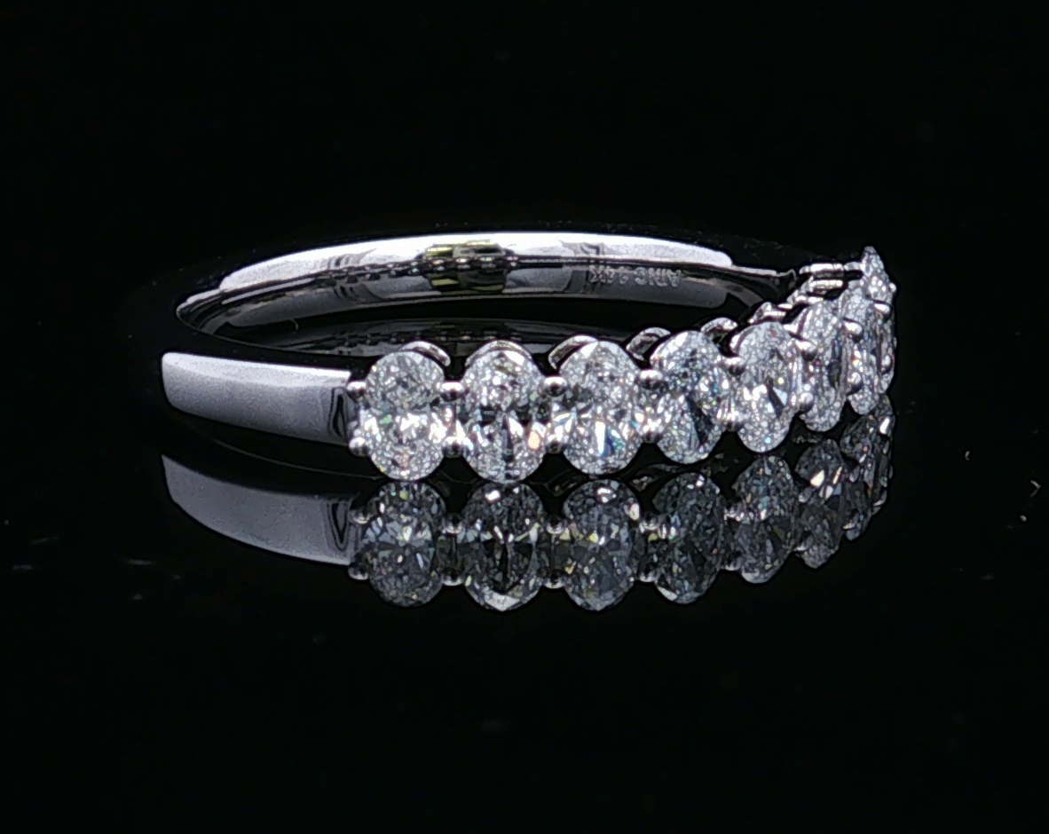Veda 14KW Lab Grown Oval Diamond Band