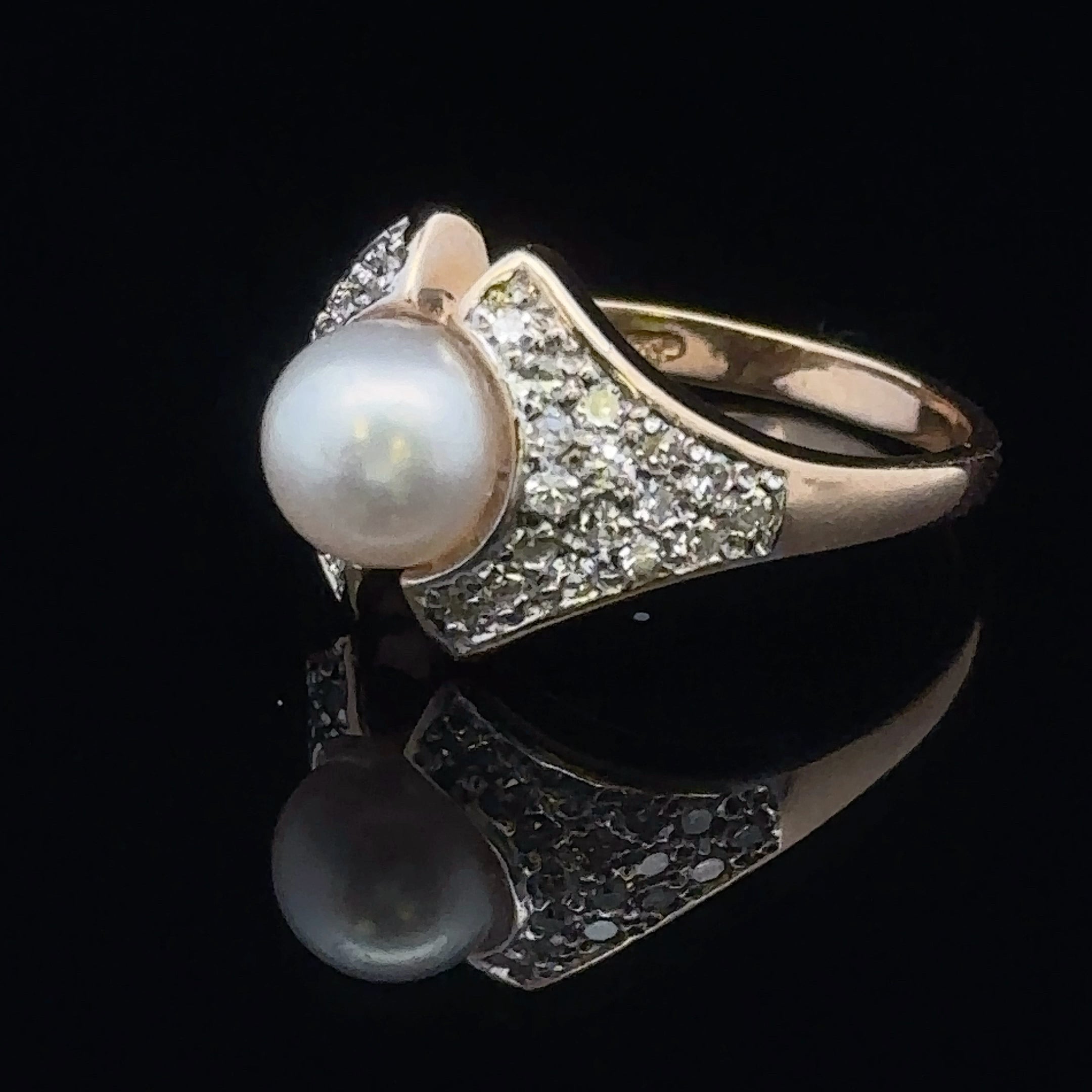 Mary Pearl Ring