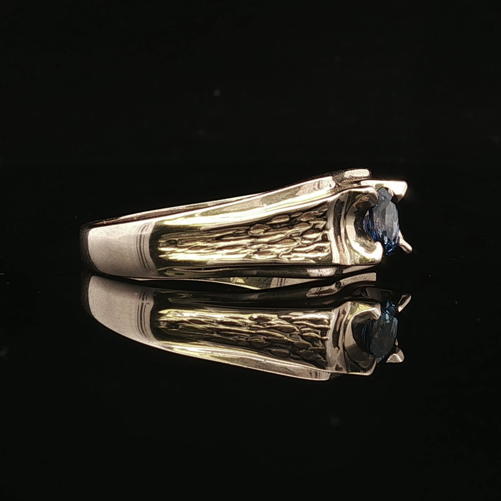 Mathew Oval Sapphire Ring in 14K Yellow Gold